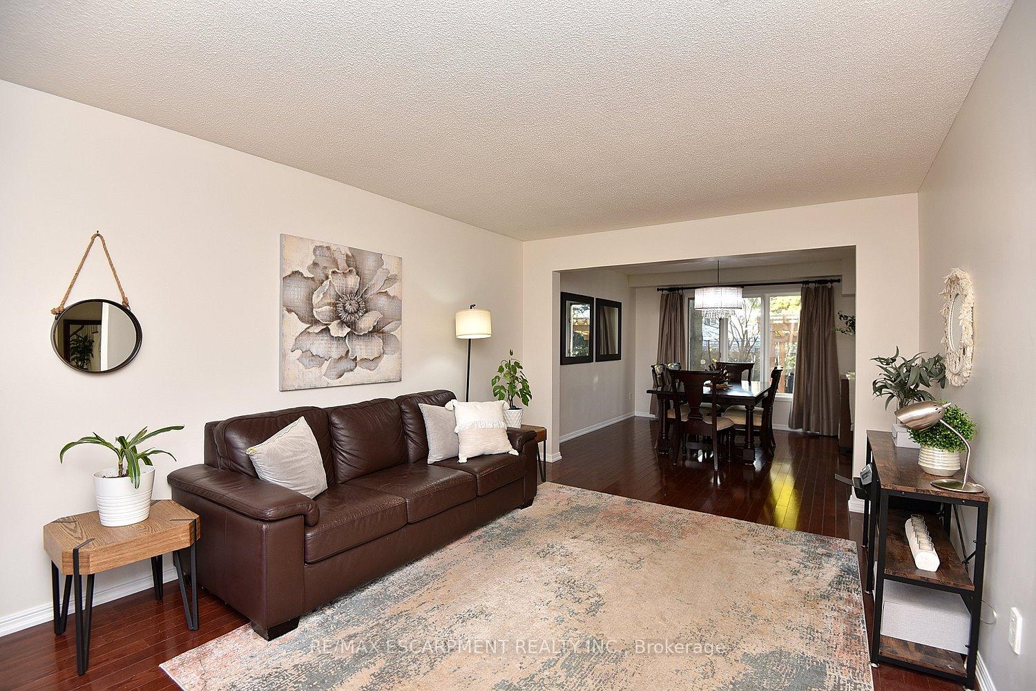 Photo 6 of 570 Harmony Avenue, Burlington, Roseland — HOMEH