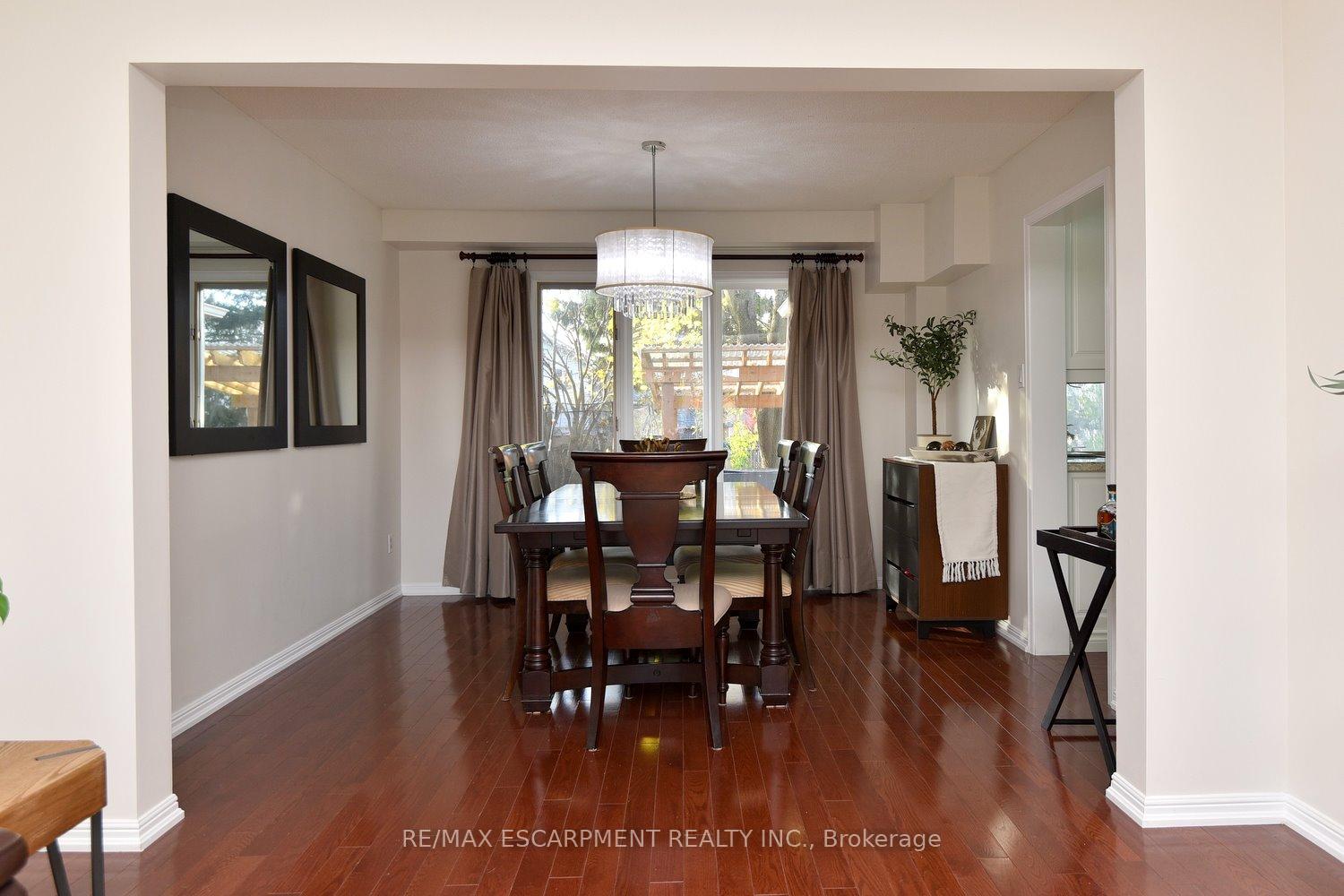Photo 5 of 570 Harmony Avenue, Burlington, Roseland — HOMEH