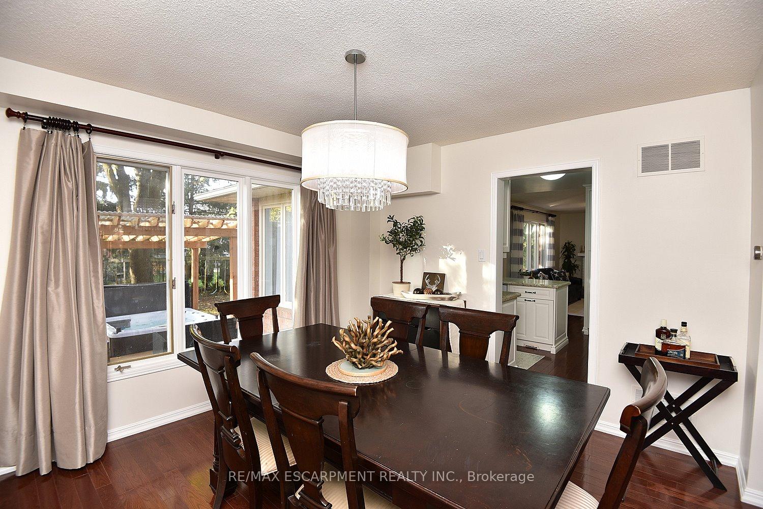 Photo 9 of 570 Harmony Avenue, Burlington, Roseland — HOMEH