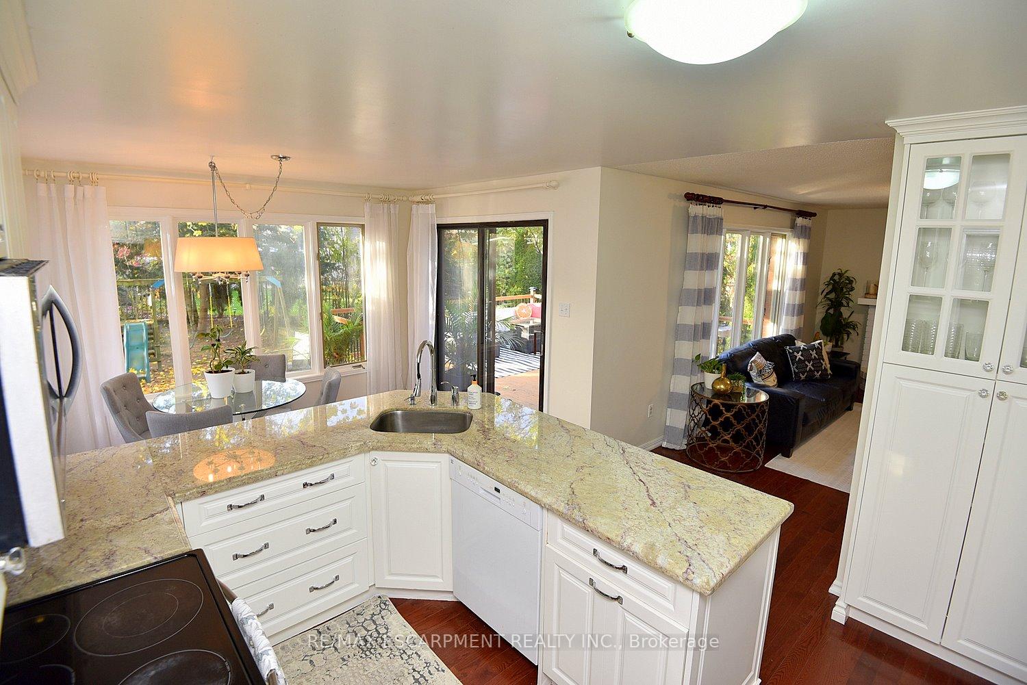 Photo 13 of 570 Harmony Avenue, Burlington, Roseland — HOMEH