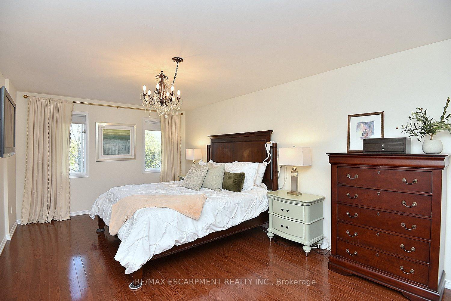 Photo 22 of 570 Harmony Avenue, Burlington, Roseland — HOMEH