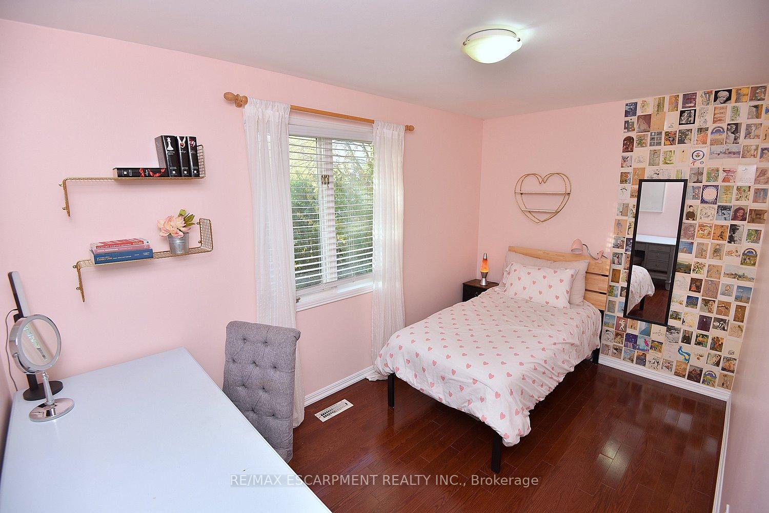 Photo 18 of 570 Harmony Avenue, Burlington, Roseland — HOMEH