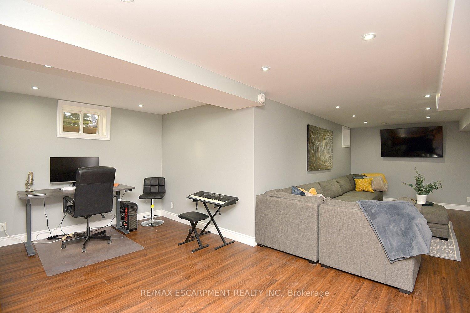Photo 21 of 570 Harmony Avenue, Burlington, Roseland — HOMEH