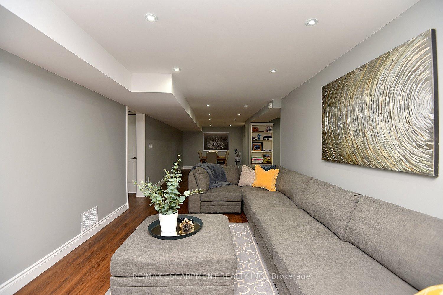 Photo 38 of 570 Harmony Avenue, Burlington, Roseland — HOMEH