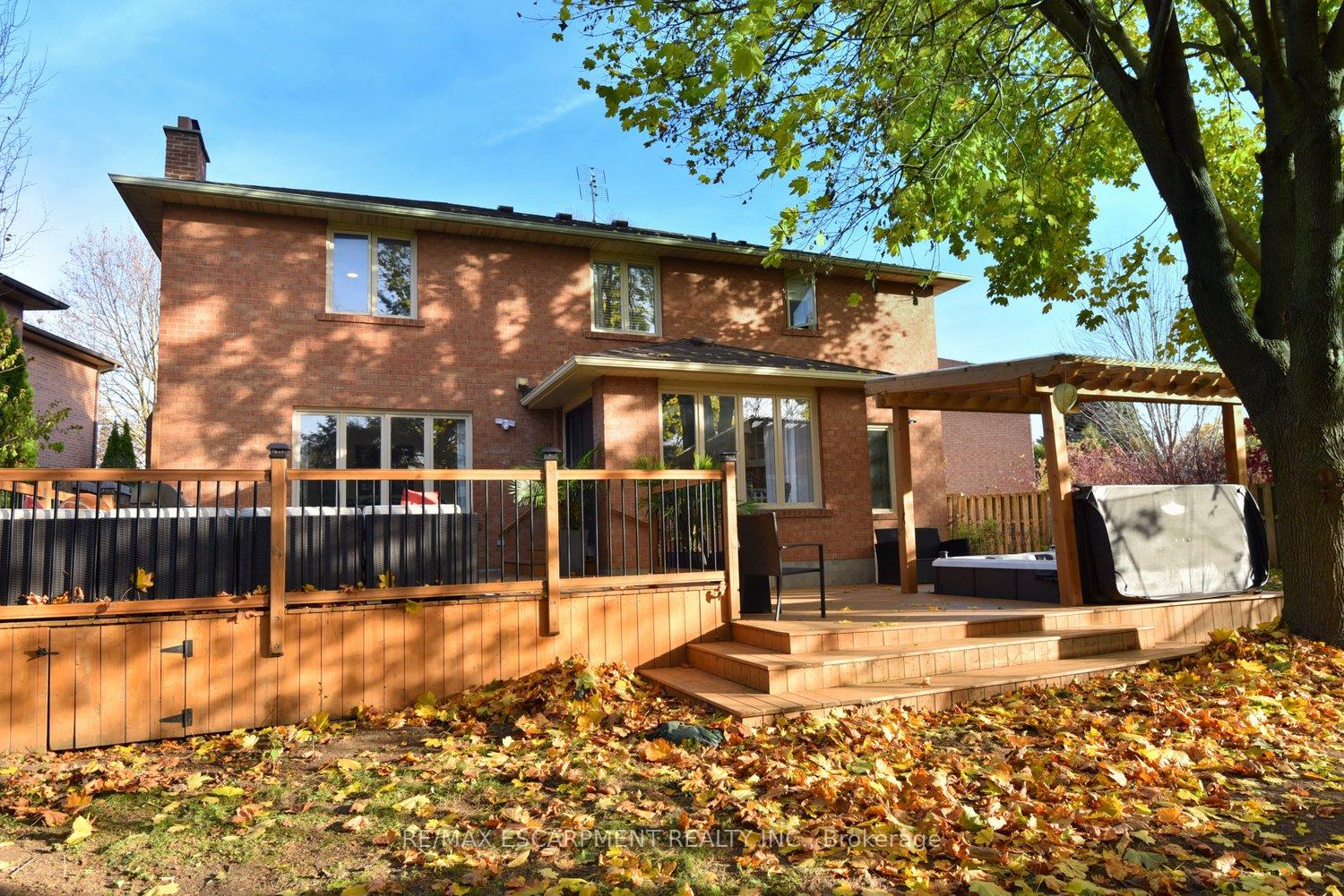 Photo 34 of 570 Harmony Avenue, Burlington, Roseland — HOMEH