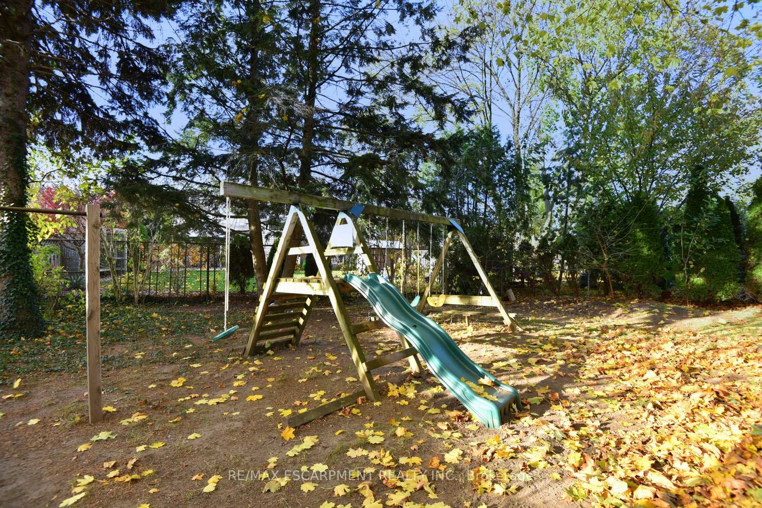 Photo 29 of 570 Harmony Avenue, Burlington, Roseland — HOMEH