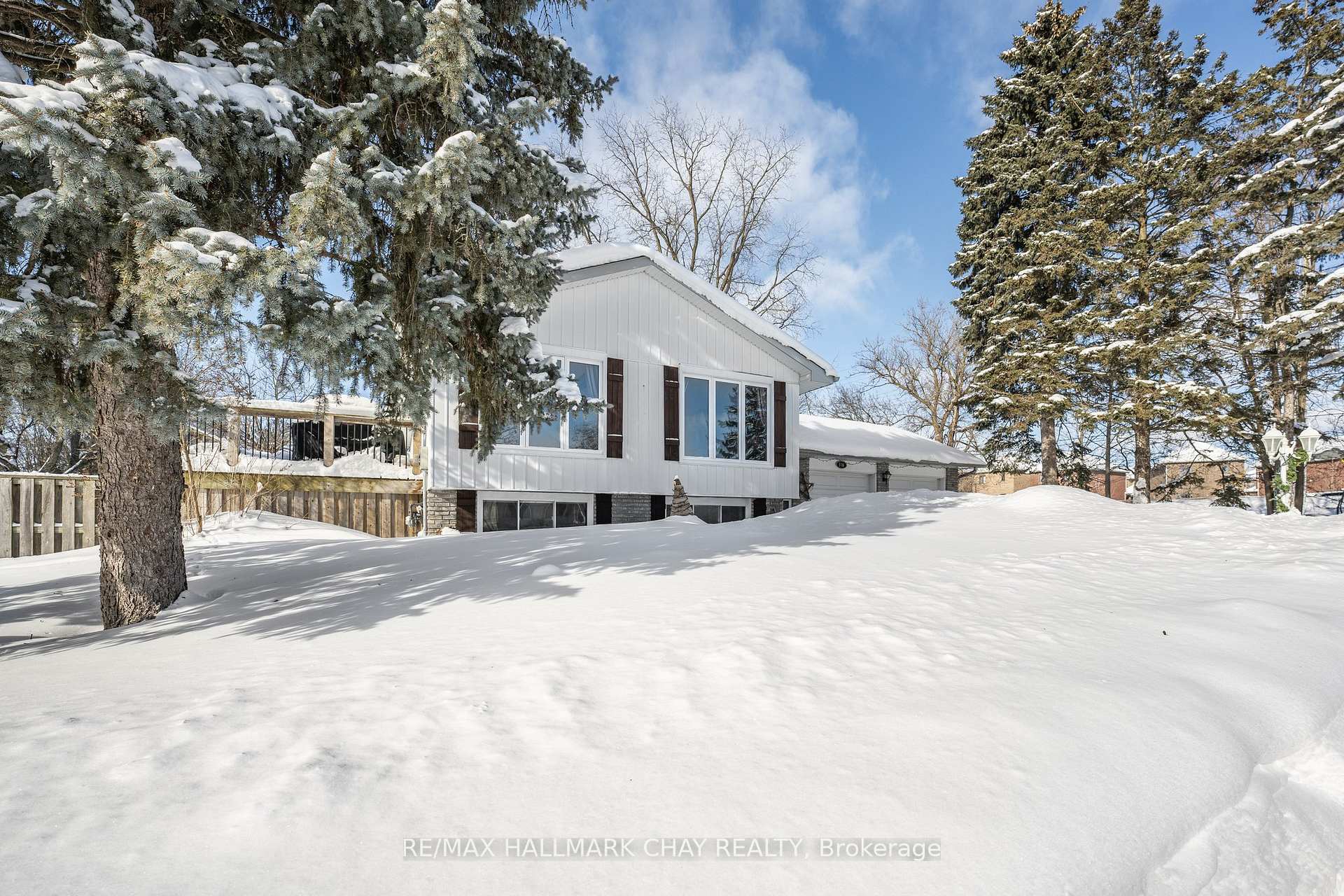 Photo 2 of 316 Pine Drive, Barrie, Bayshore — HOMEH