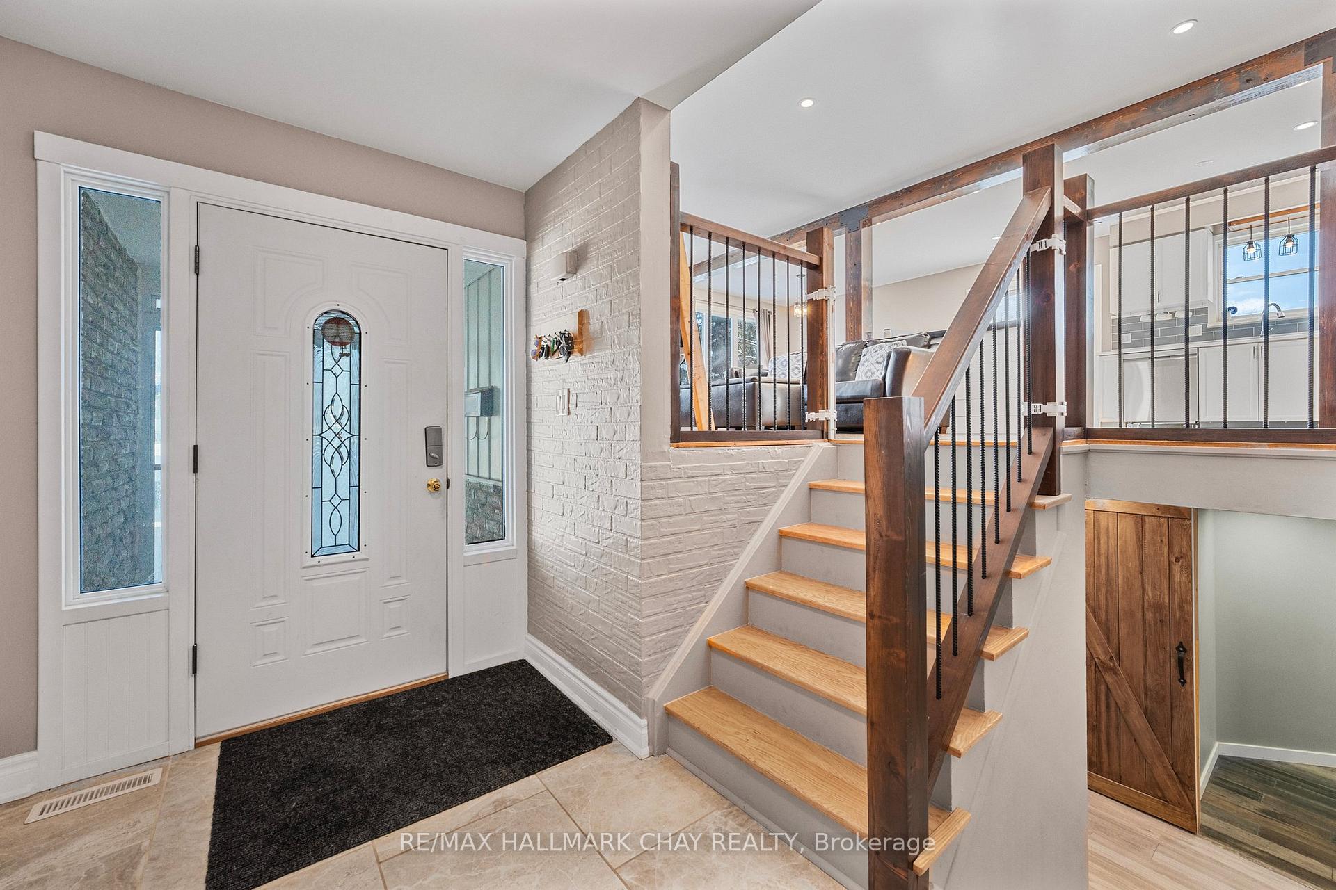 Photo 5 of 316 Pine Drive, Barrie, Bayshore — HOMEH