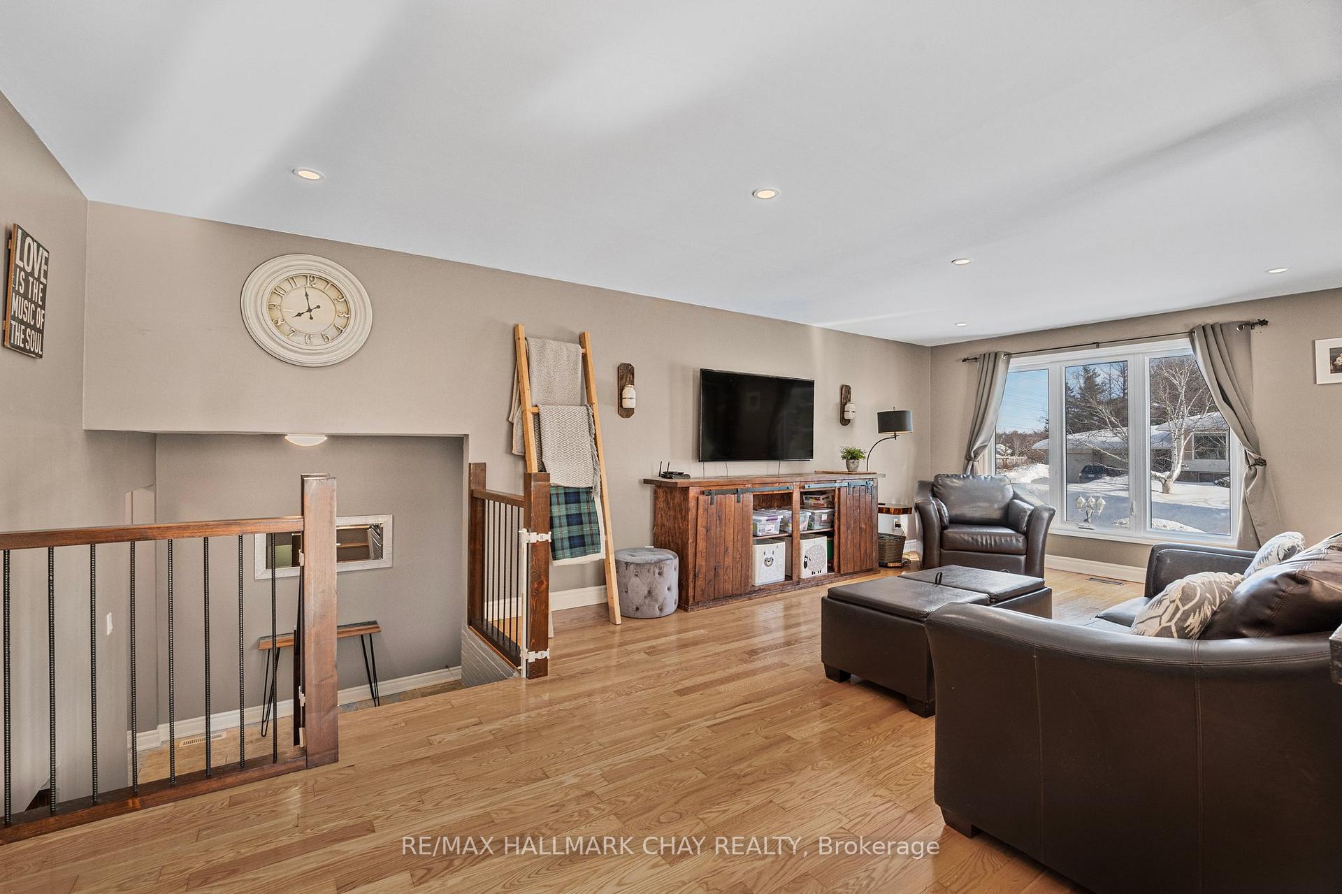 Photo 8 of 316 Pine Drive, Barrie, Bayshore — HOMEH