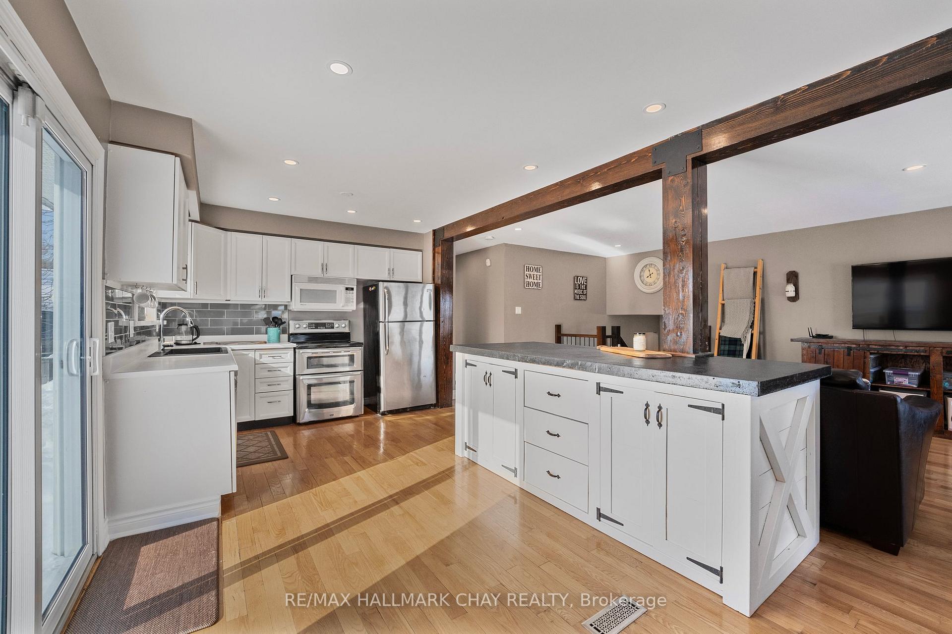 Photo 14 of 316 Pine Drive, Barrie, Bayshore — HOMEH
