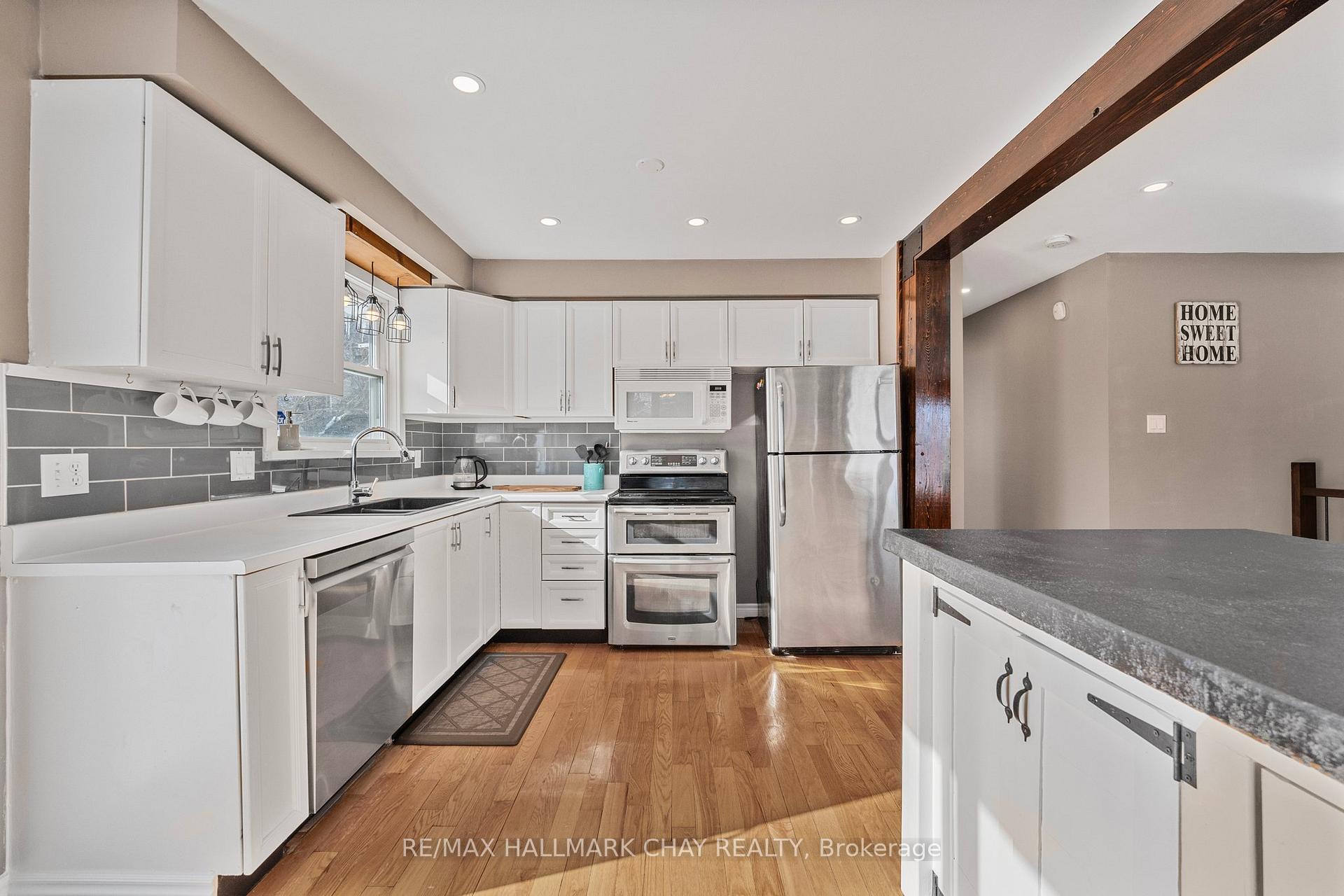 Photo 15 of 316 Pine Drive, Barrie, Bayshore — HOMEH