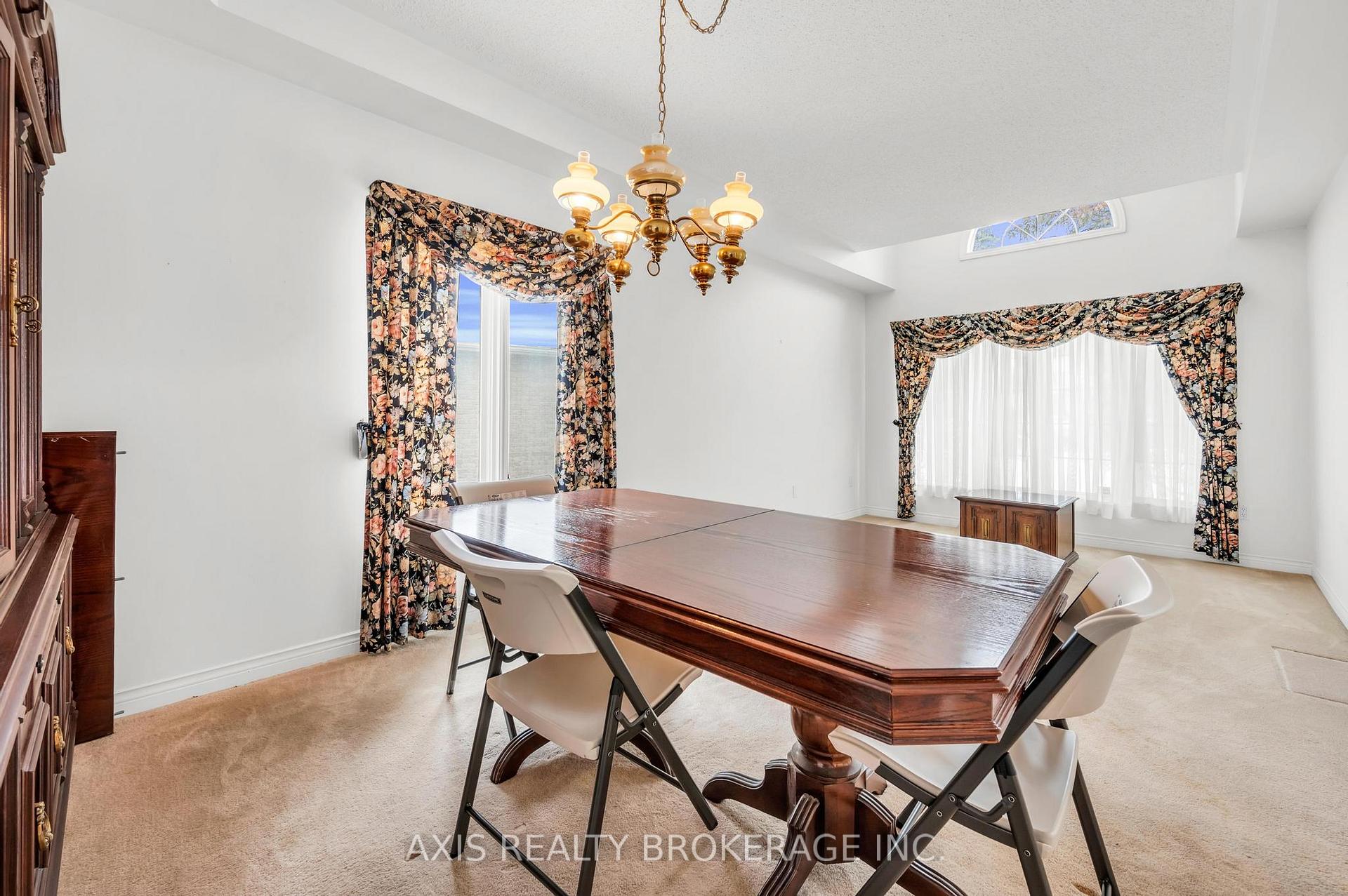 Photo 10 of 67 Whisper Lane, Vaughan, Kleinburg — HOMEH