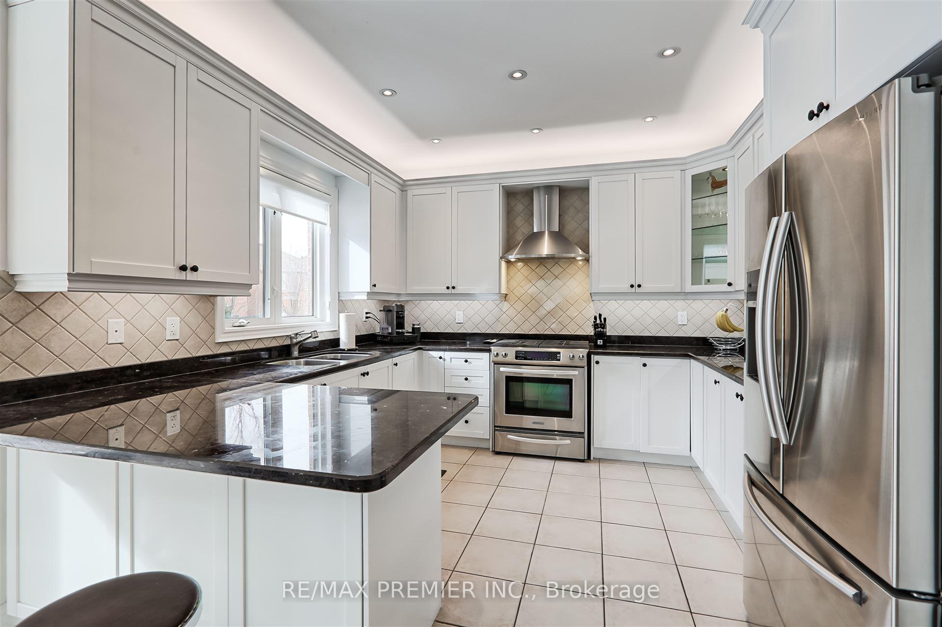 Photo 10 of 50 Basilica Drive, Vaughan, Vellore Village — HOMEH