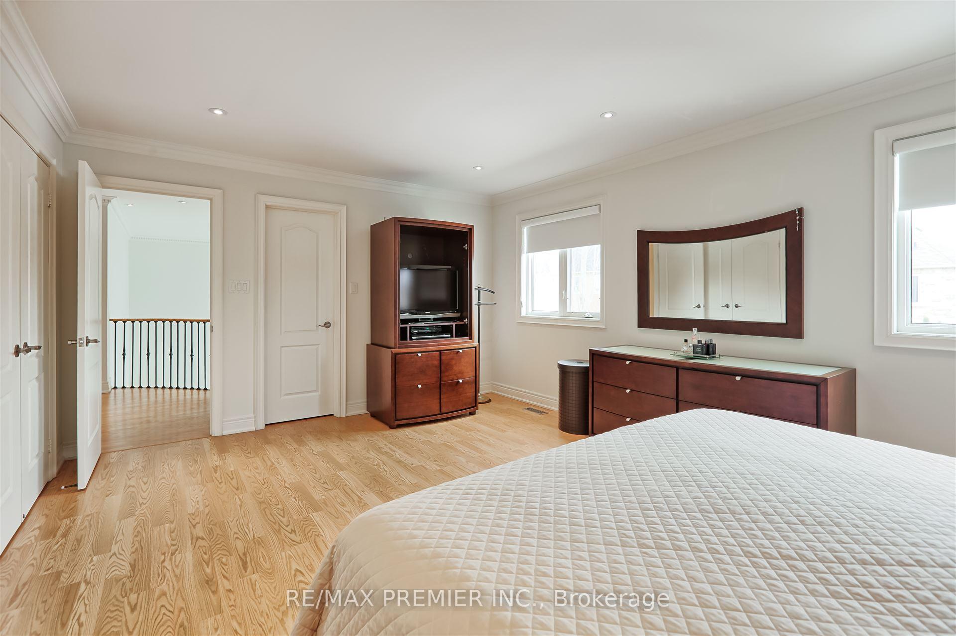 Photo 21 of 50 Basilica Drive, Vaughan, Vellore Village — HOMEH