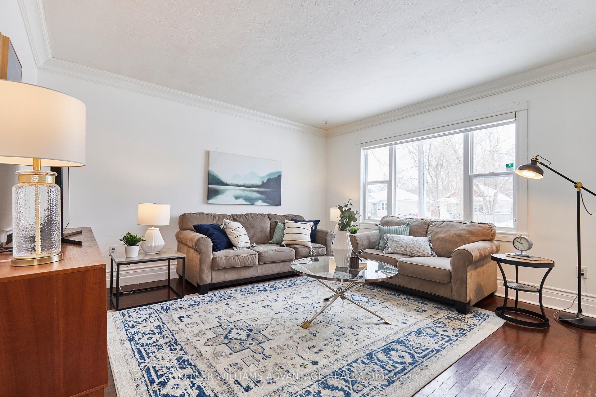 Photo 4 of 25 Henry Street, Barrie, Queen's Park — HOMEH