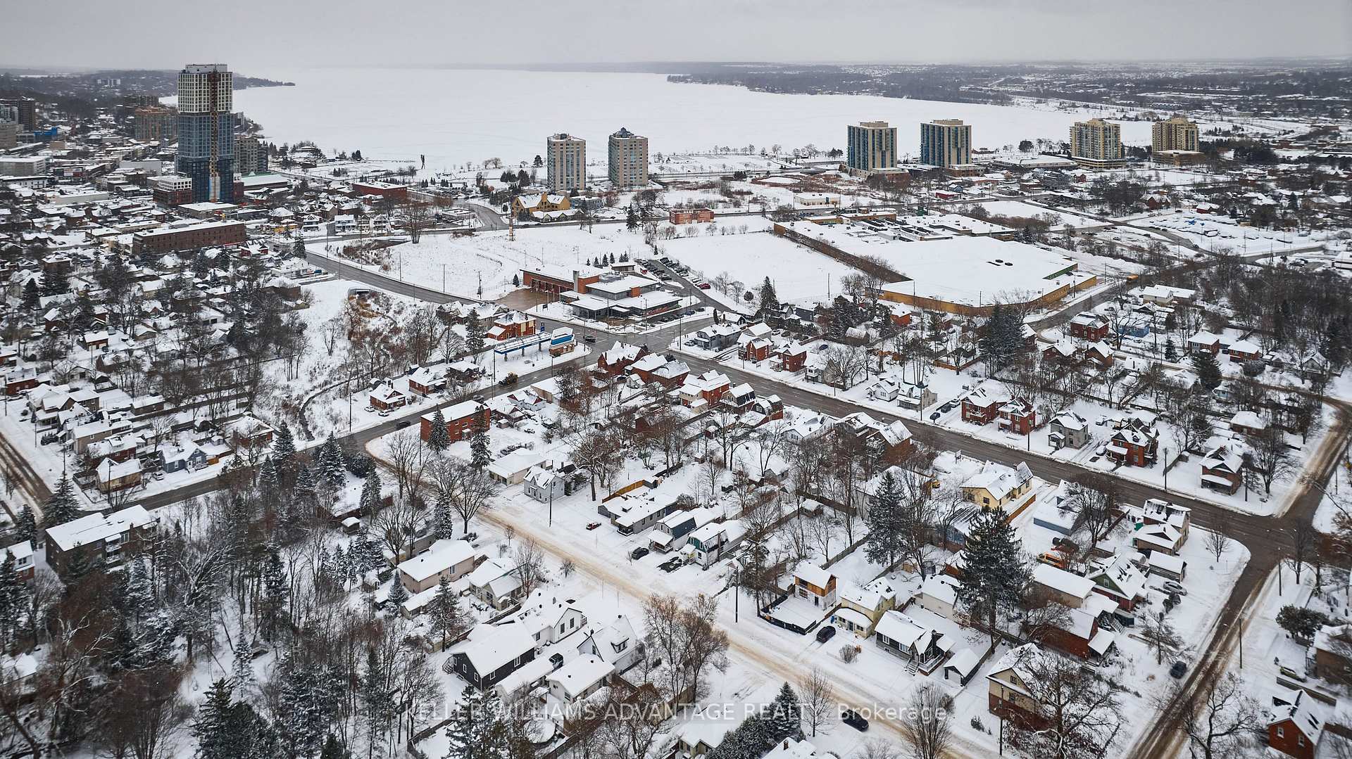 Photo 37 of 25 Henry Street, Barrie, Queen's Park — HOMEH