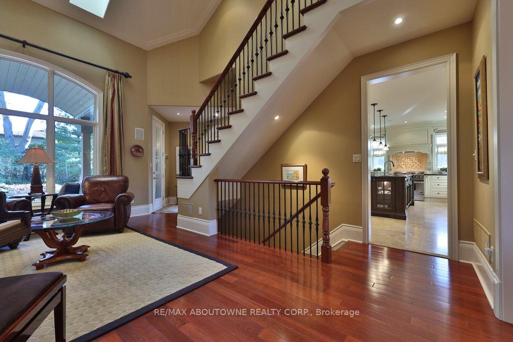 Photo 9 of 4318 Lakeshore Road, Burlington, Shoreacres — HOMEH