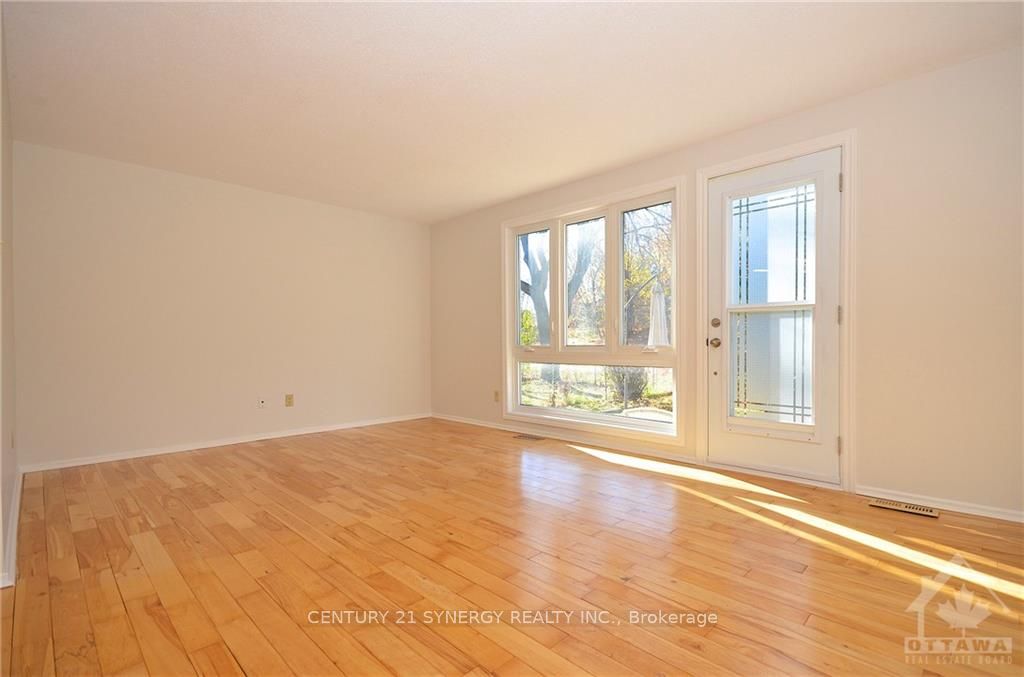 Photo 13 of 58 Tedwyn Drive, Ottawa, Barrhaven - Pheasant Run — HOMEH