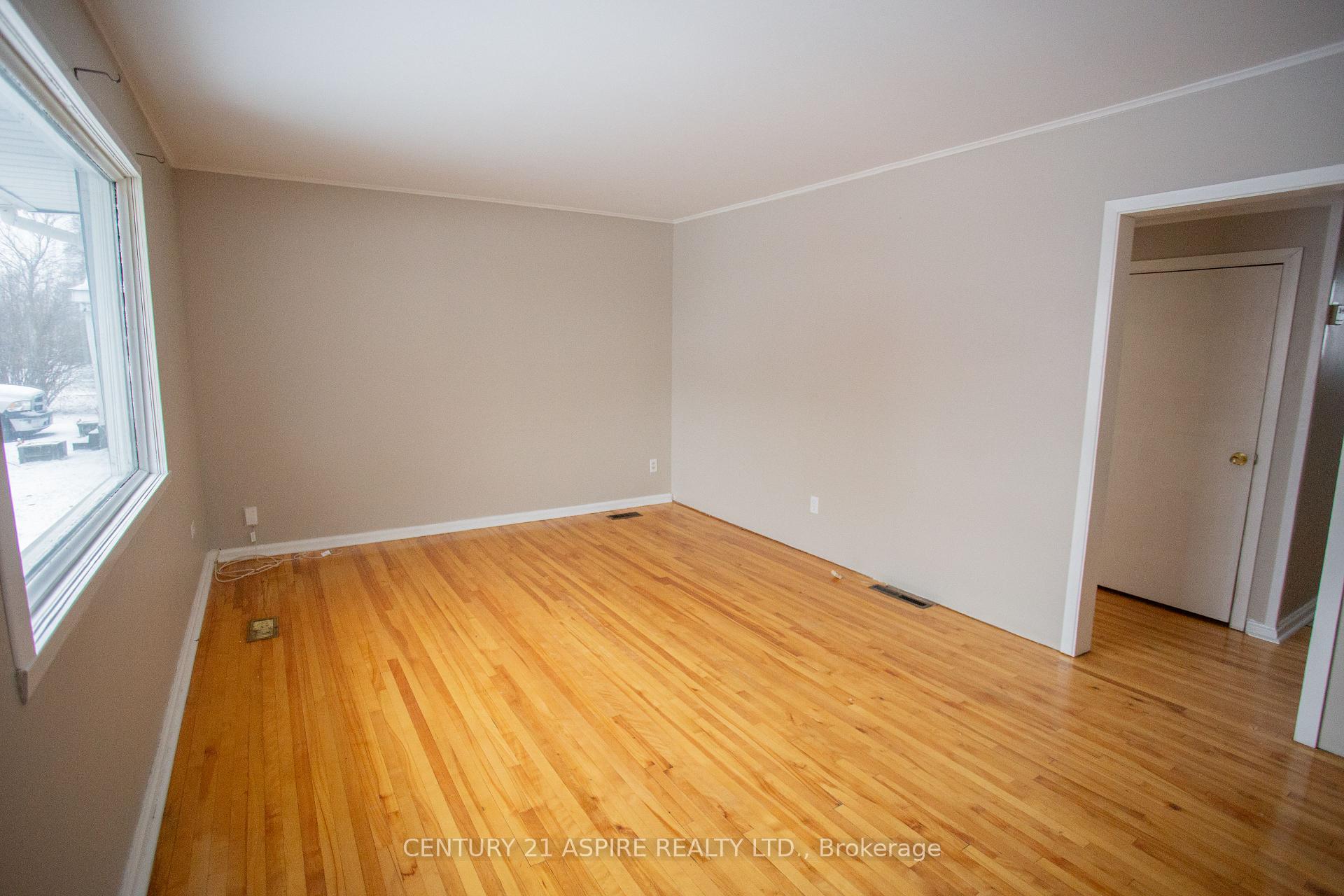 Photo 6 of 124 Third Avenue, Arnprior — HOMEH