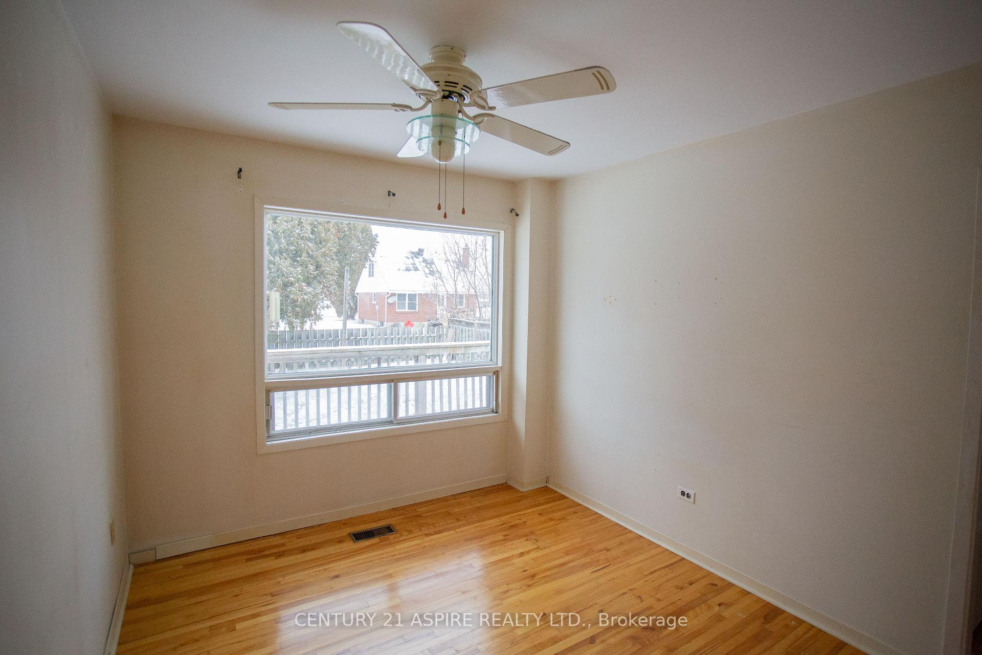 Photo 8 of 124 Third Avenue, Arnprior — HOMEH