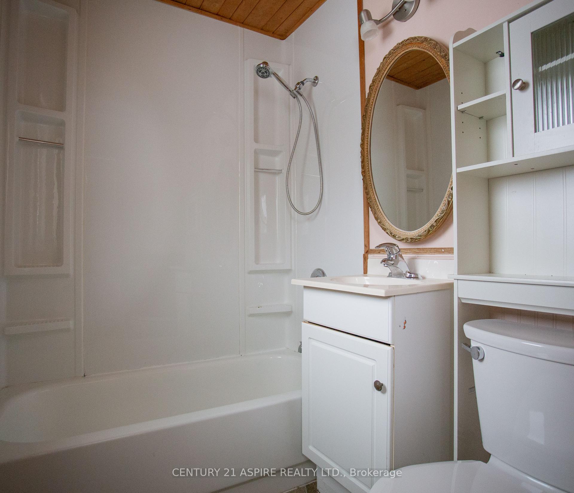 Photo 10 of 124 Third Avenue, Arnprior — HOMEH