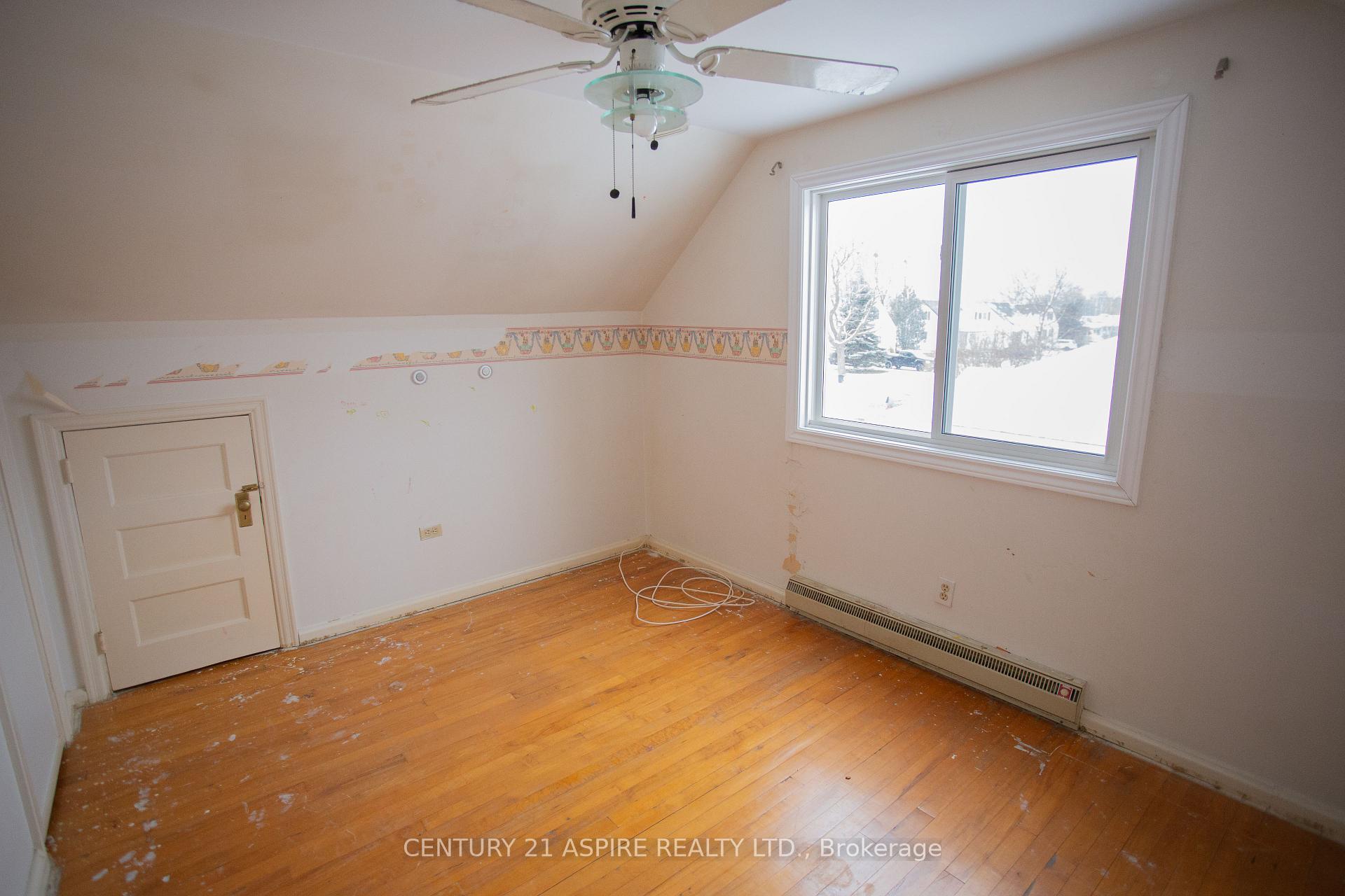 Photo 13 of 124 Third Avenue, Arnprior — HOMEH
