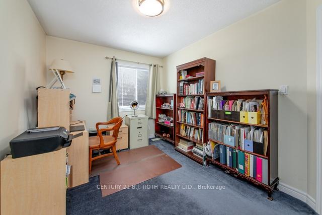 Photo 17 of 43 Heritage Court, Barrie, Painswick South — HOMEH