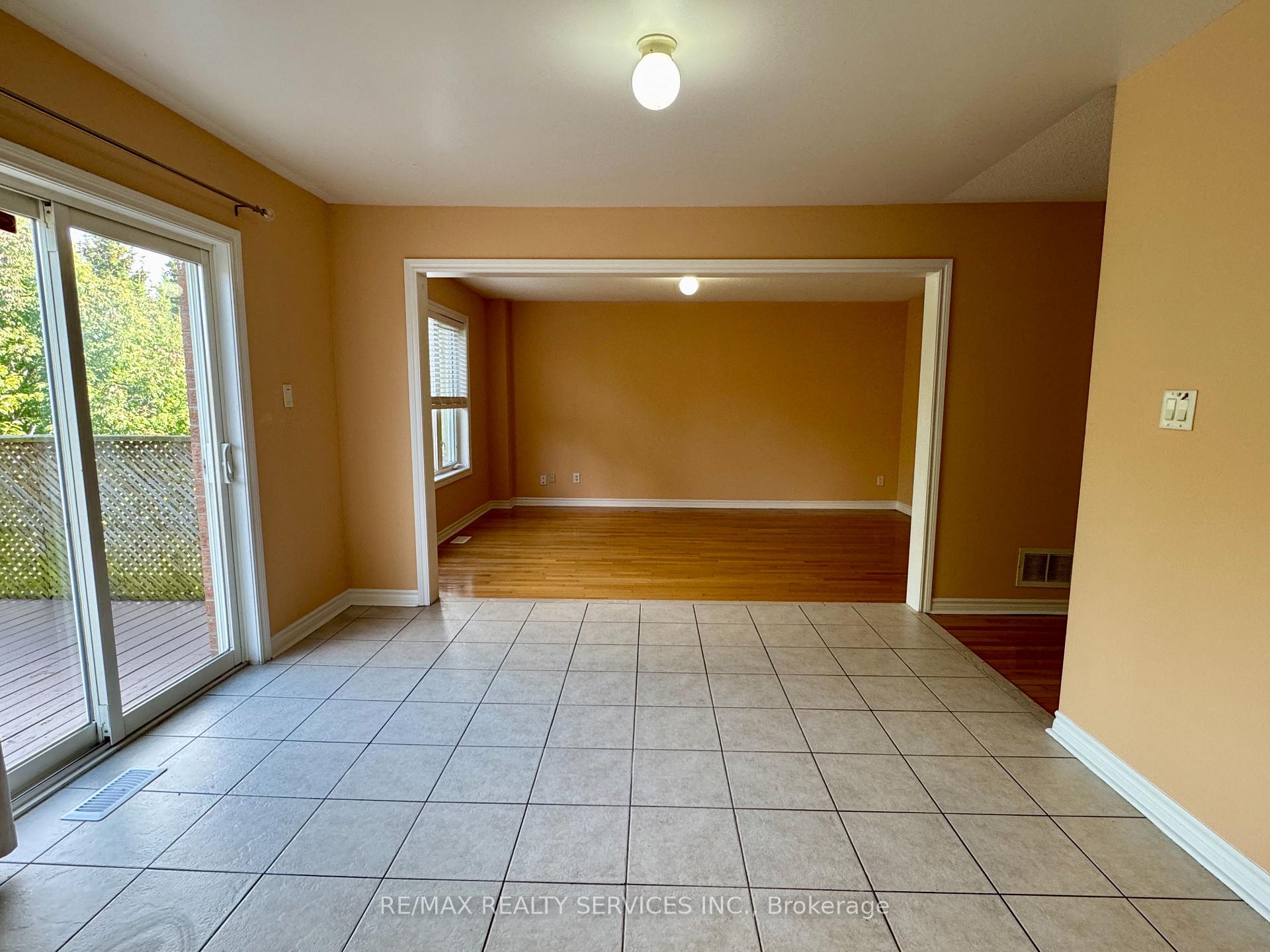 Photo 14 of 53 Echoridge Drive, Brampton, Fletcher's Meadow — HOMEH