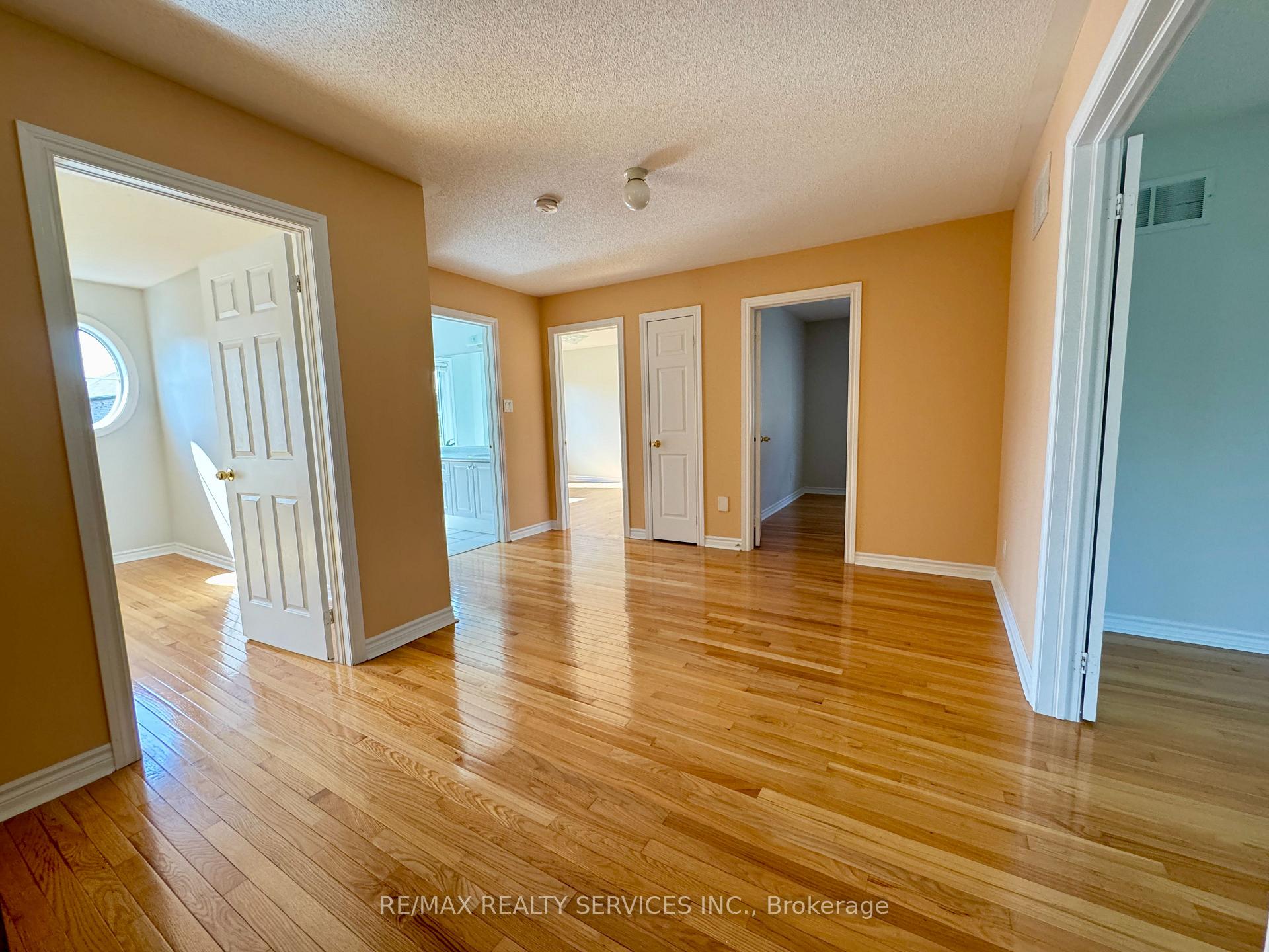 Photo 20 of 53 Echoridge Drive, Brampton, Fletcher's Meadow — HOMEH