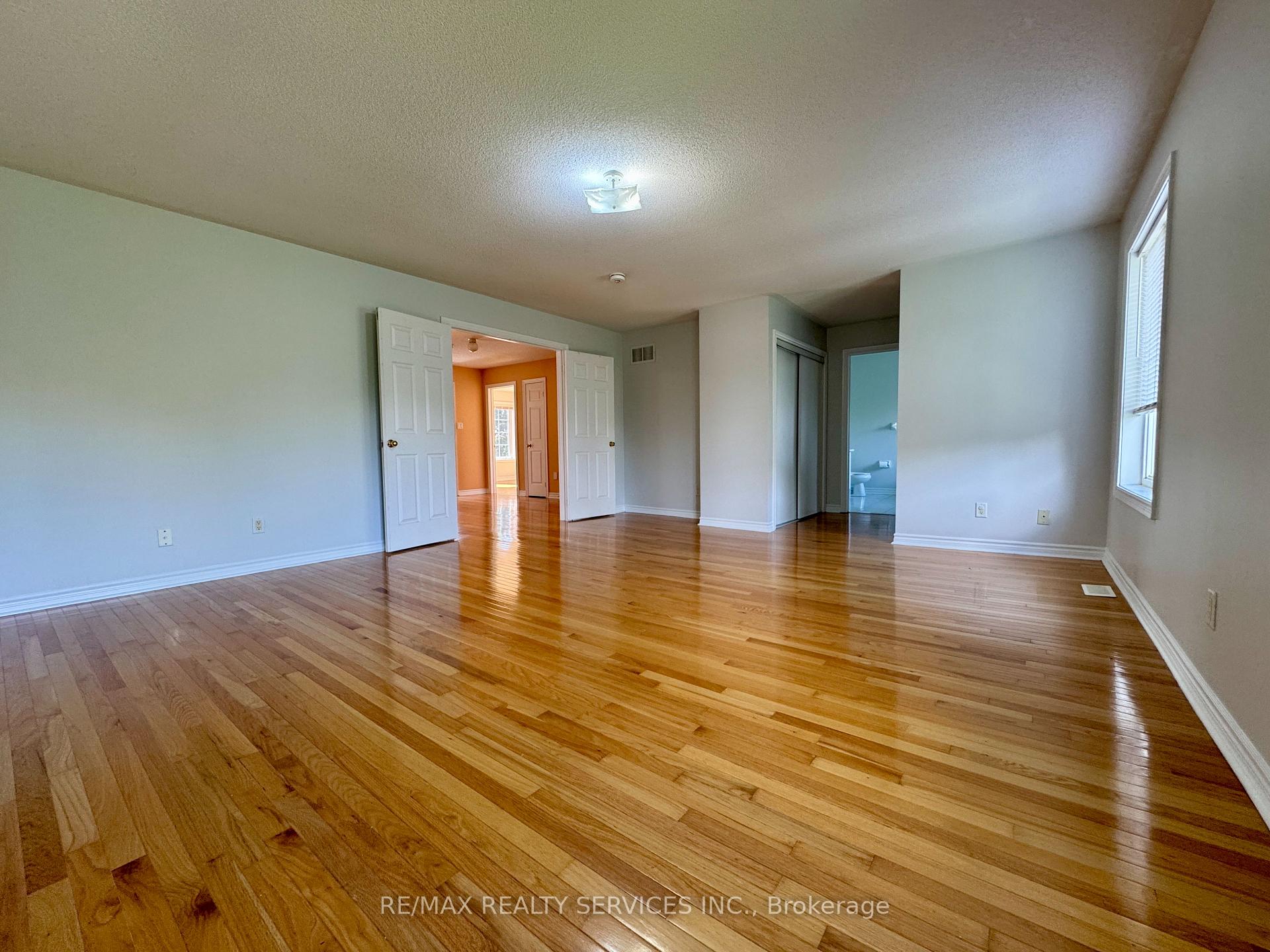 Photo 23 of 53 Echoridge Drive, Brampton, Fletcher's Meadow — HOMEH