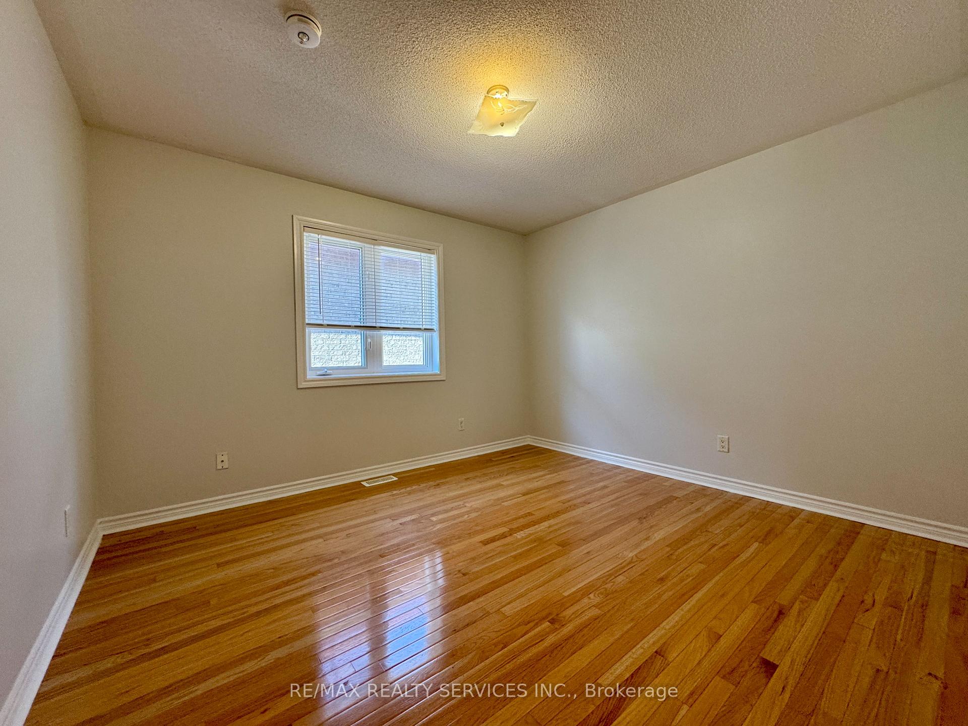 Photo 29 of 53 Echoridge Drive, Brampton, Fletcher's Meadow — HOMEH