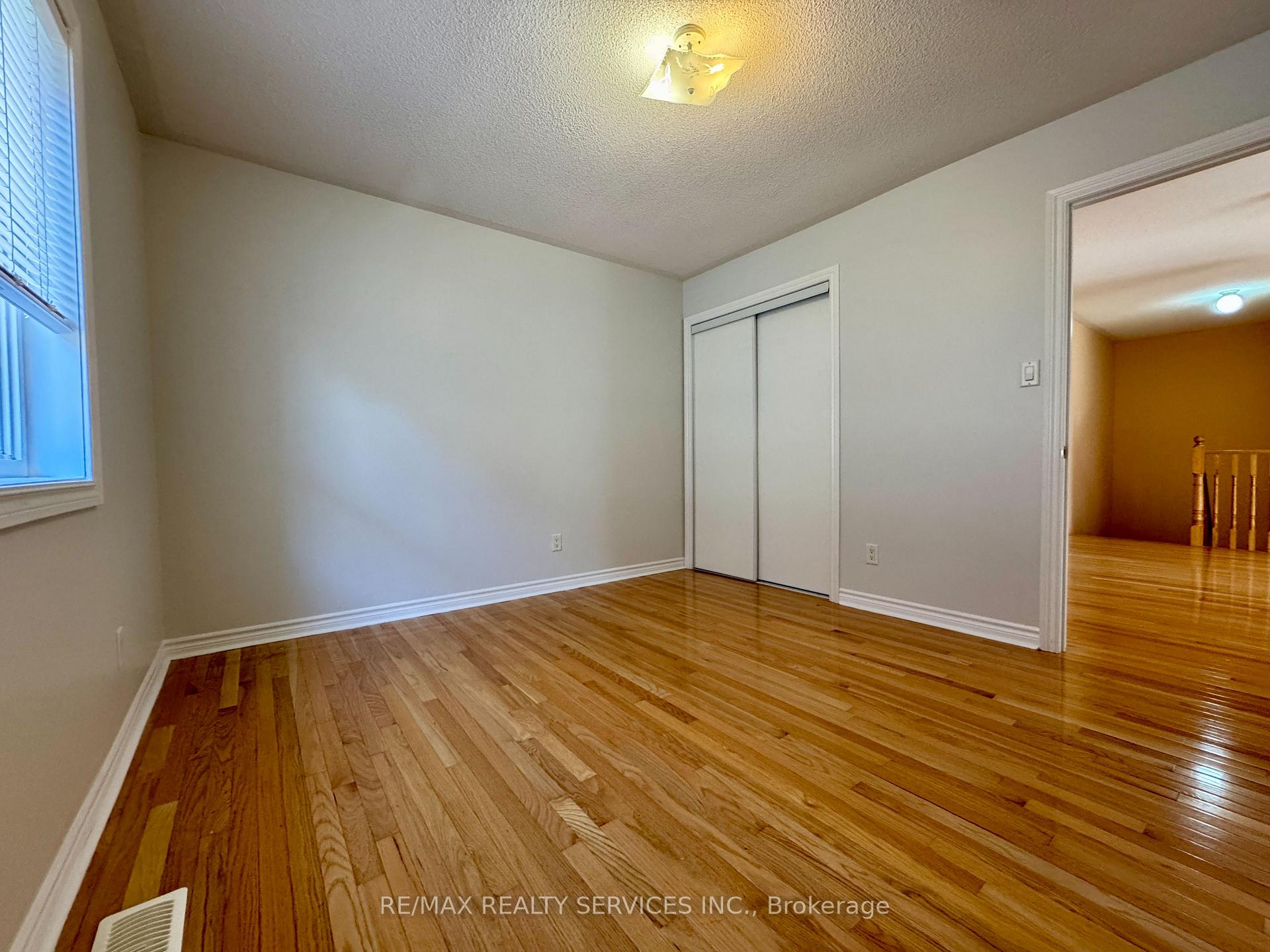 Photo 30 of 53 Echoridge Drive, Brampton, Fletcher's Meadow — HOMEH