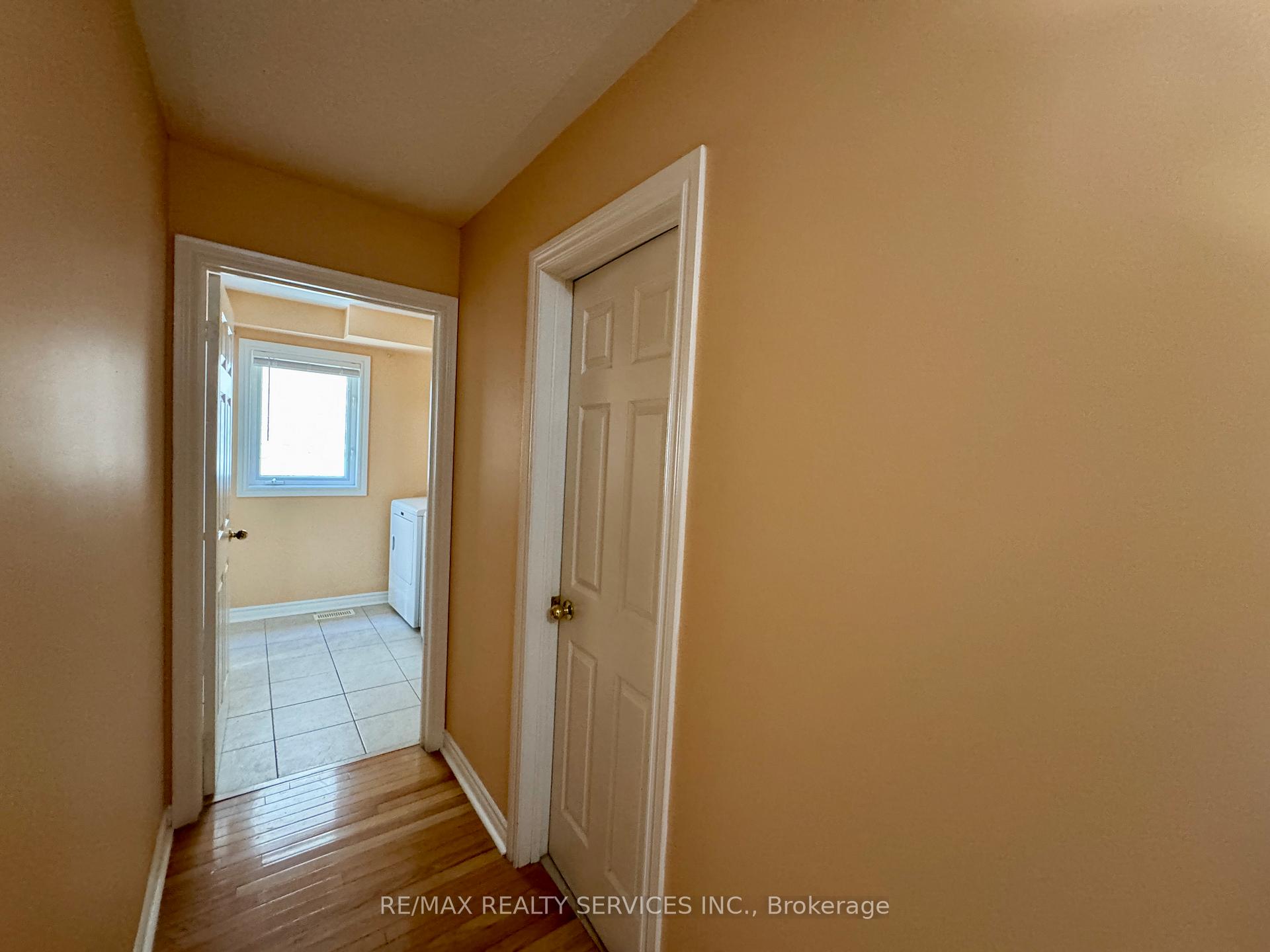 Photo 33 of 53 Echoridge Drive, Brampton, Fletcher's Meadow — HOMEH