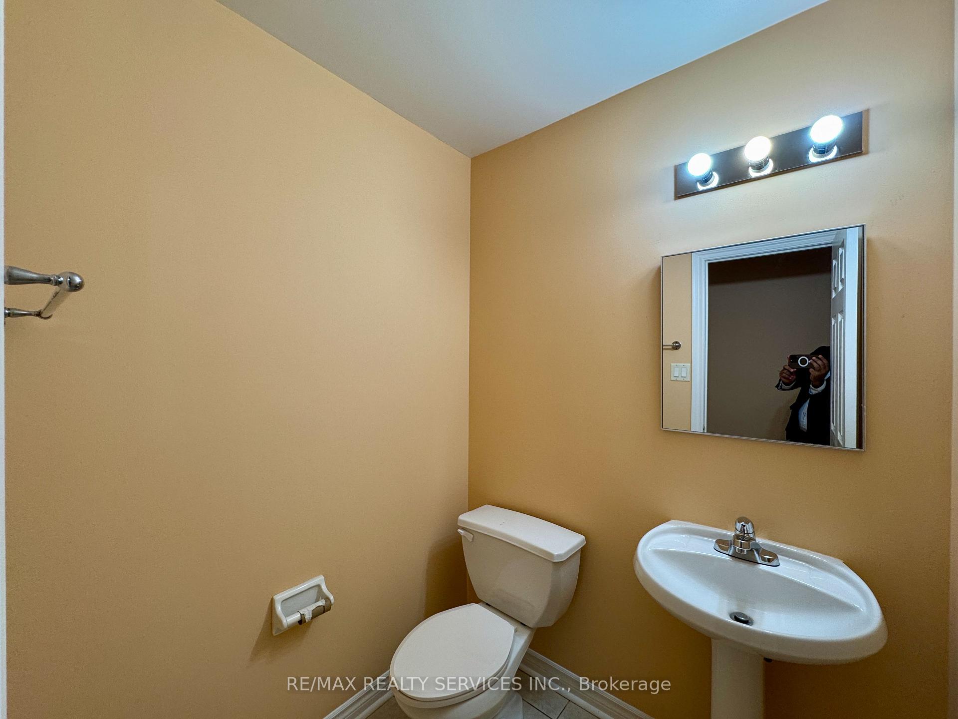 Photo 35 of 53 Echoridge Drive, Brampton, Fletcher's Meadow — HOMEH