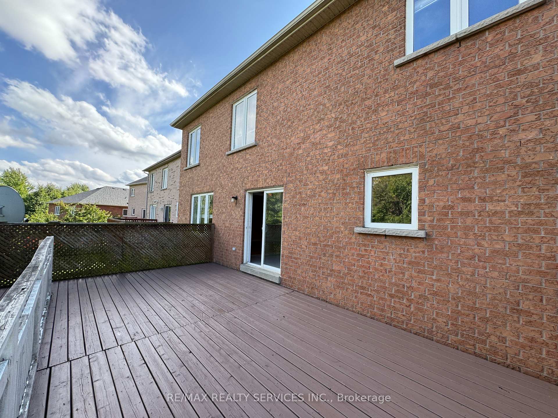 Photo 36 of 53 Echoridge Drive, Brampton, Fletcher's Meadow — HOMEH