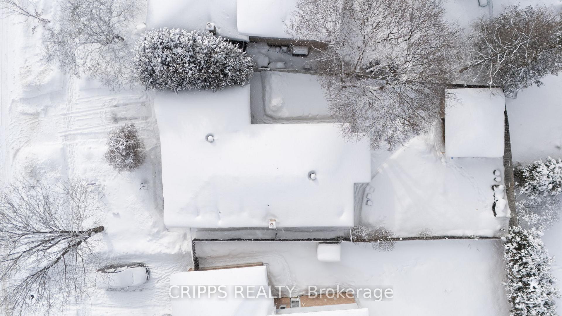 Photo 2 of 6 Lonsdale Place, Barrie, Grove East — HOMEH