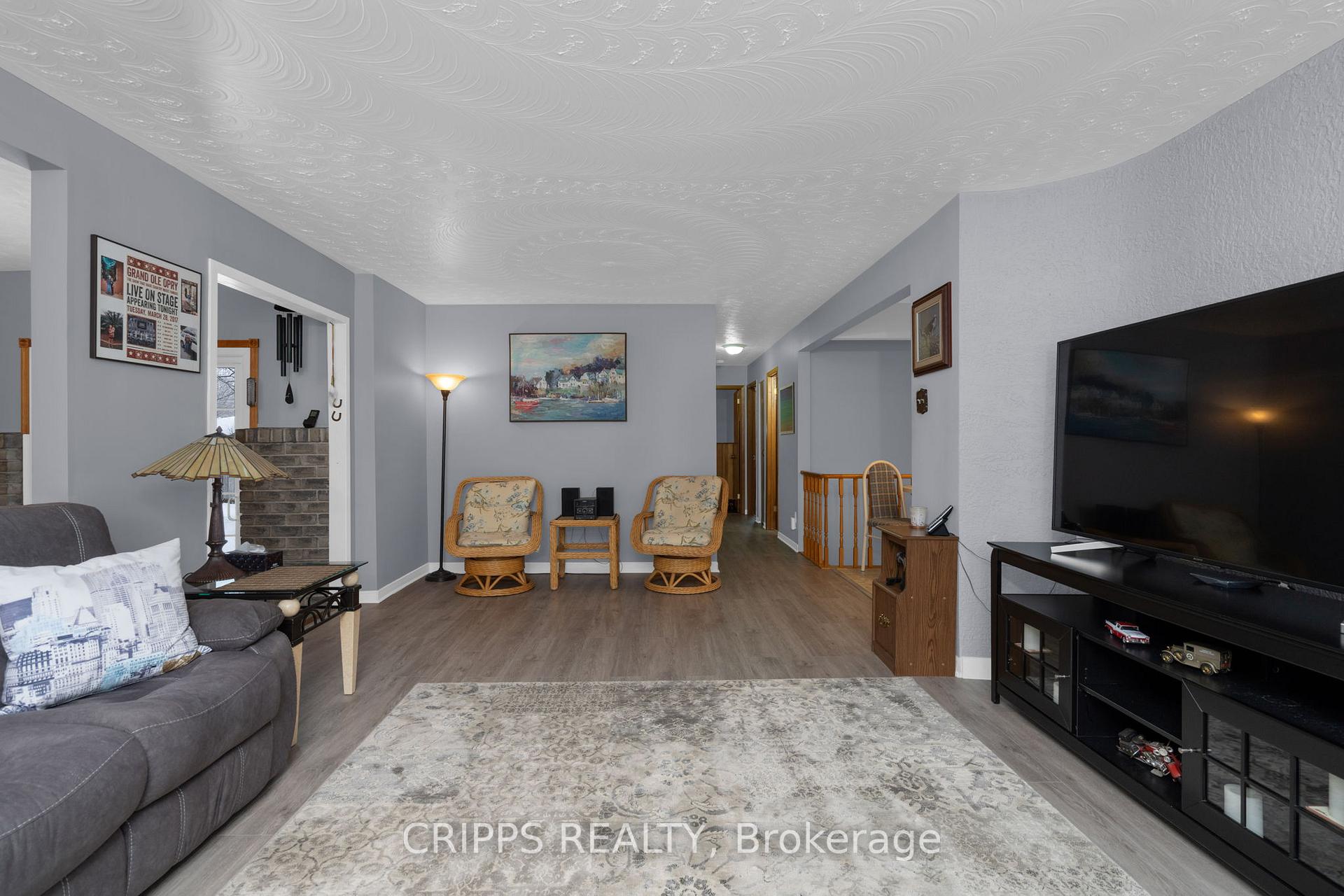 Photo 7 of 6 Lonsdale Place, Barrie, Grove East — HOMEH