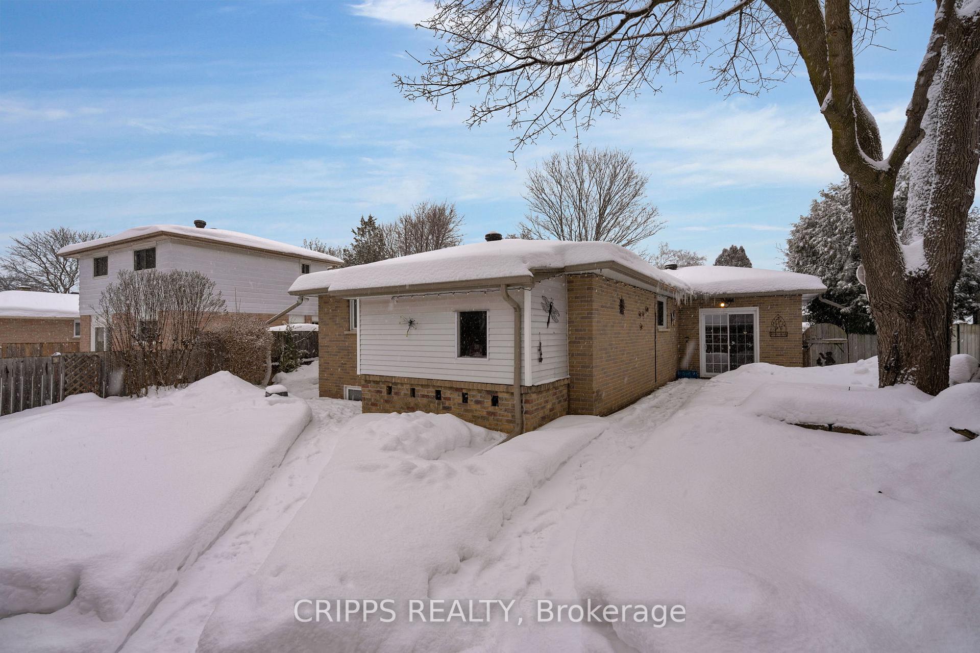 Photo 23 of 6 Lonsdale Place, Barrie, Grove East — HOMEH