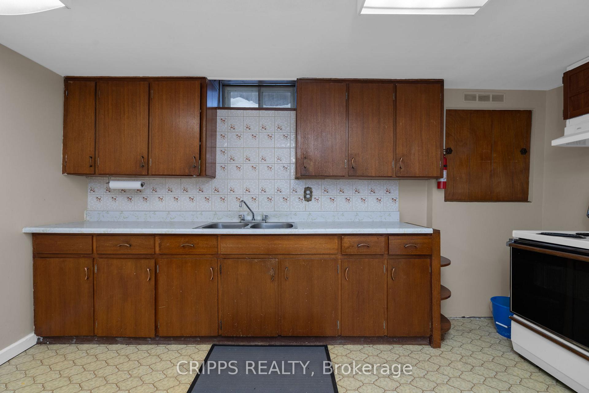 Photo 25 of 6 Lonsdale Place, Barrie, Grove East — HOMEH