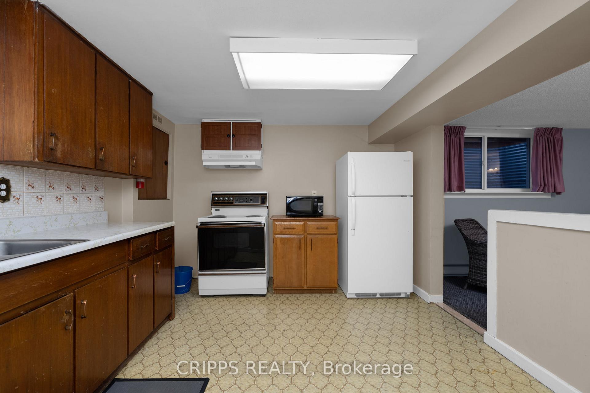 Photo 26 of 6 Lonsdale Place, Barrie, Grove East — HOMEH