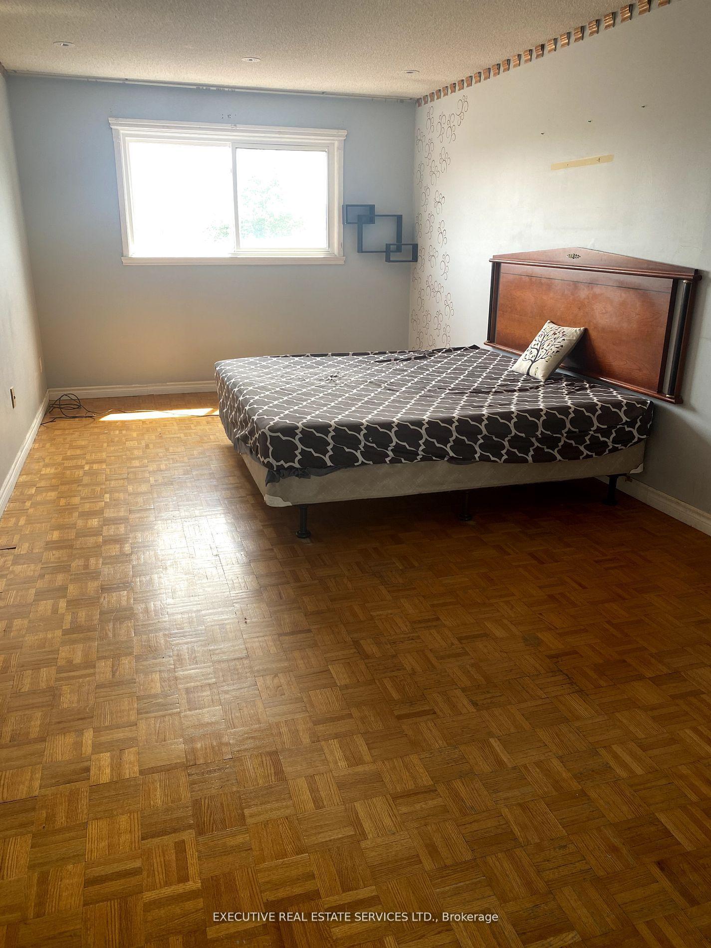 Photo 8 of 1 Fairlight Street, Brampton, Heart Lake West — HOMEH