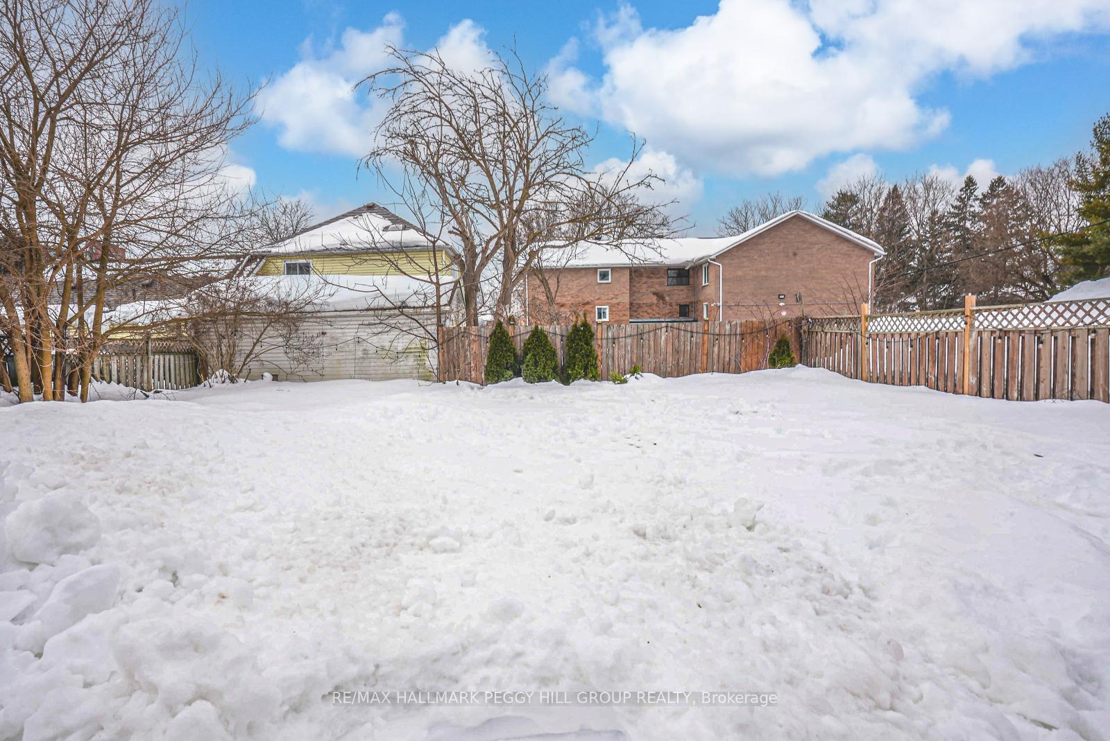 Photo 16 of 8 Boys Street N, Barrie, Queen's Park — HOMEH