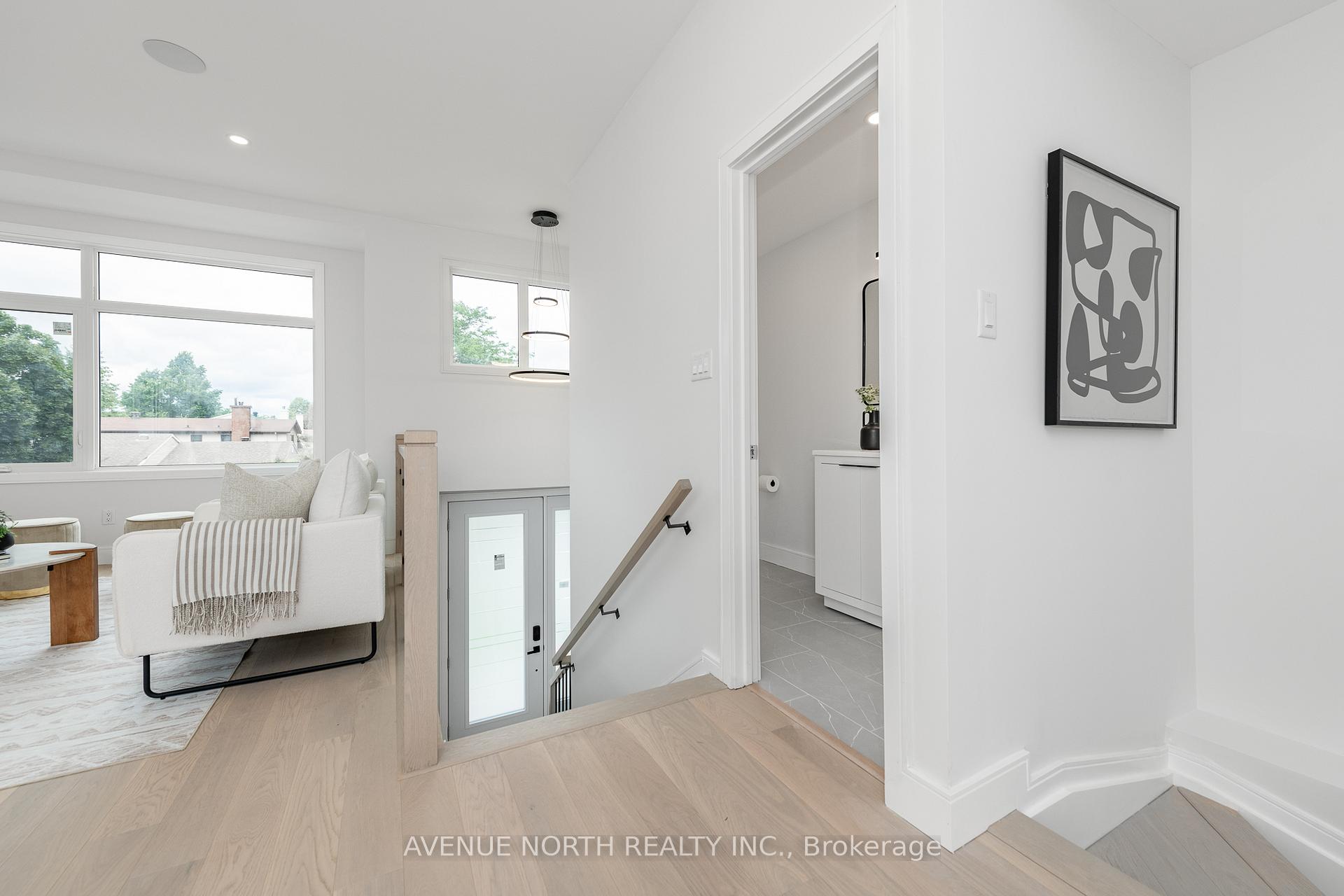 Photo 5 of 8 Melville Drive, Ottawa, Barrhaven - Pheasant Run — HOMEH
