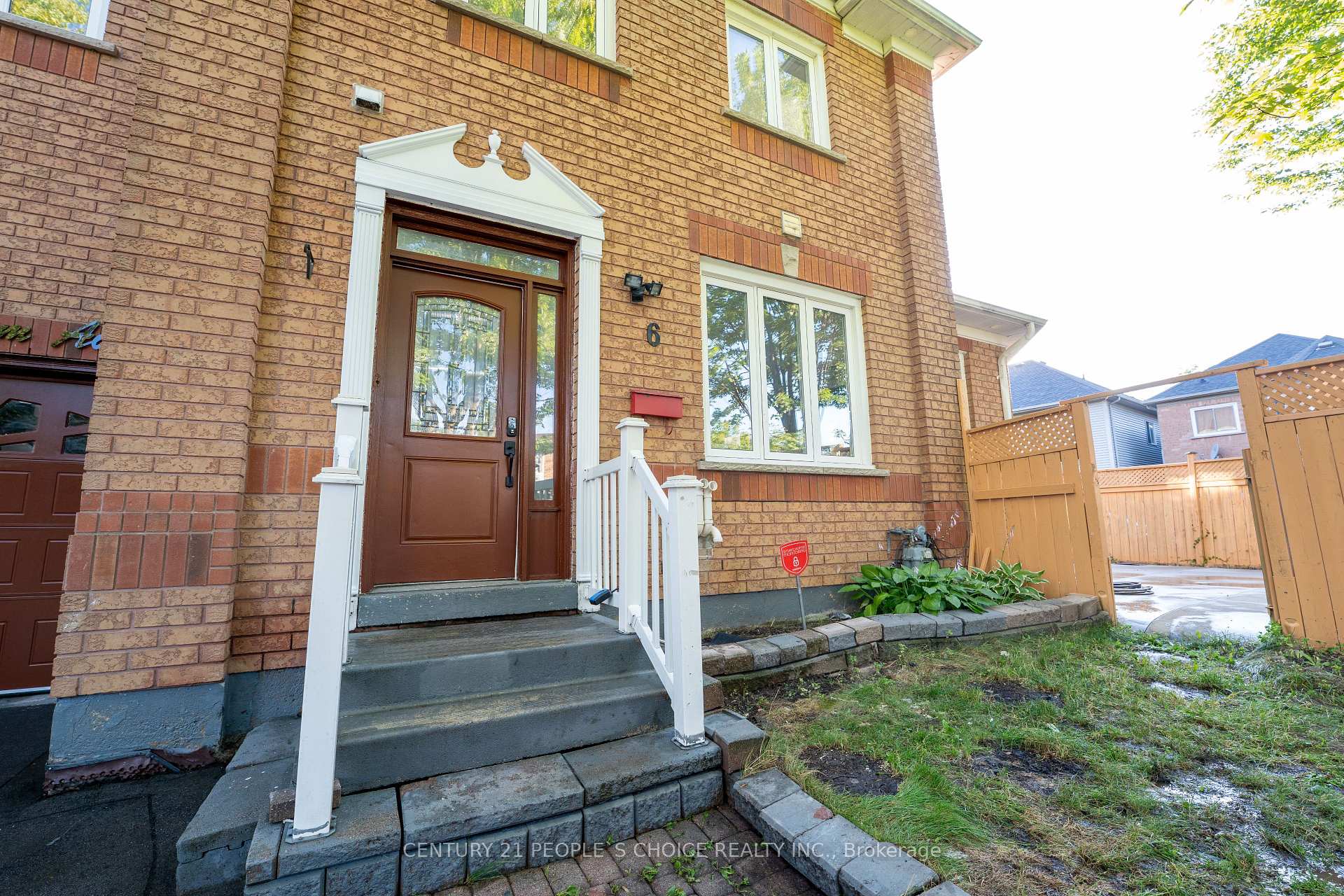 Photo 3 of 6 Poppy Bloom Avenue, Brampton, Sandringham-Wellington — HOMEH