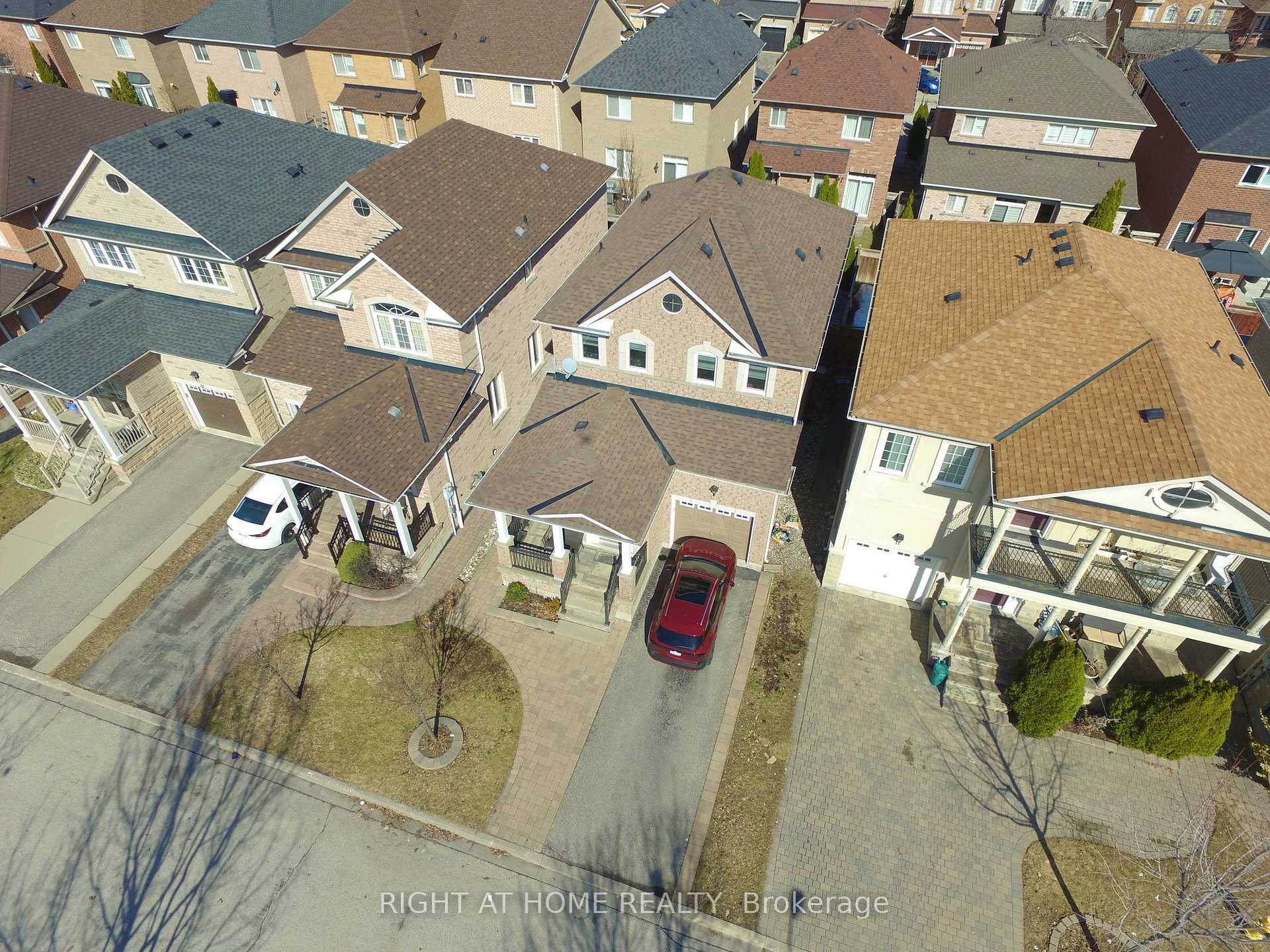 Photo 5 of 20 Daiseyfield Crescent, Vaughan, Vellore Village — HOMEH