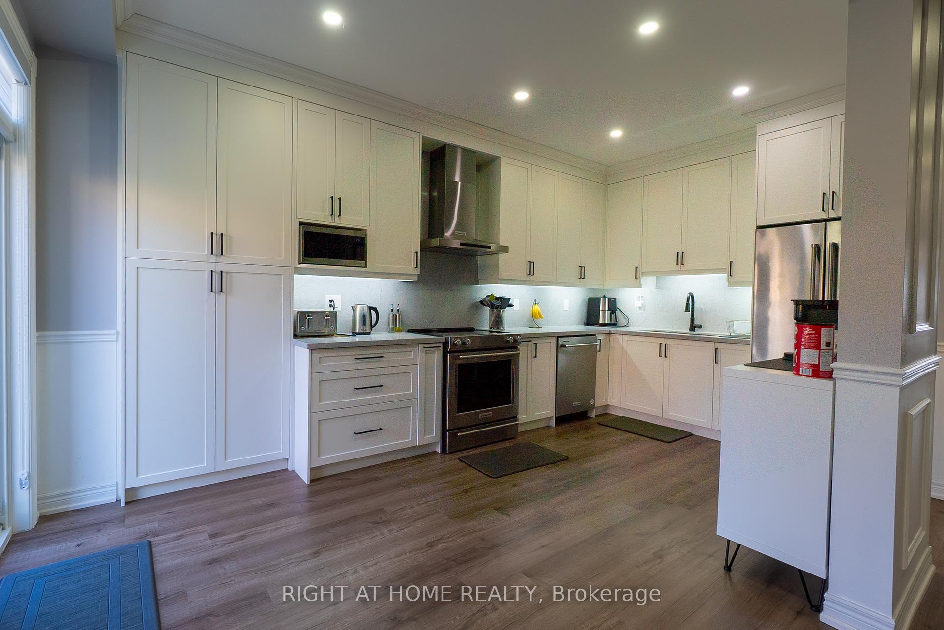 Photo 6 of 20 Daiseyfield Crescent, Vaughan, Vellore Village — HOMEH
