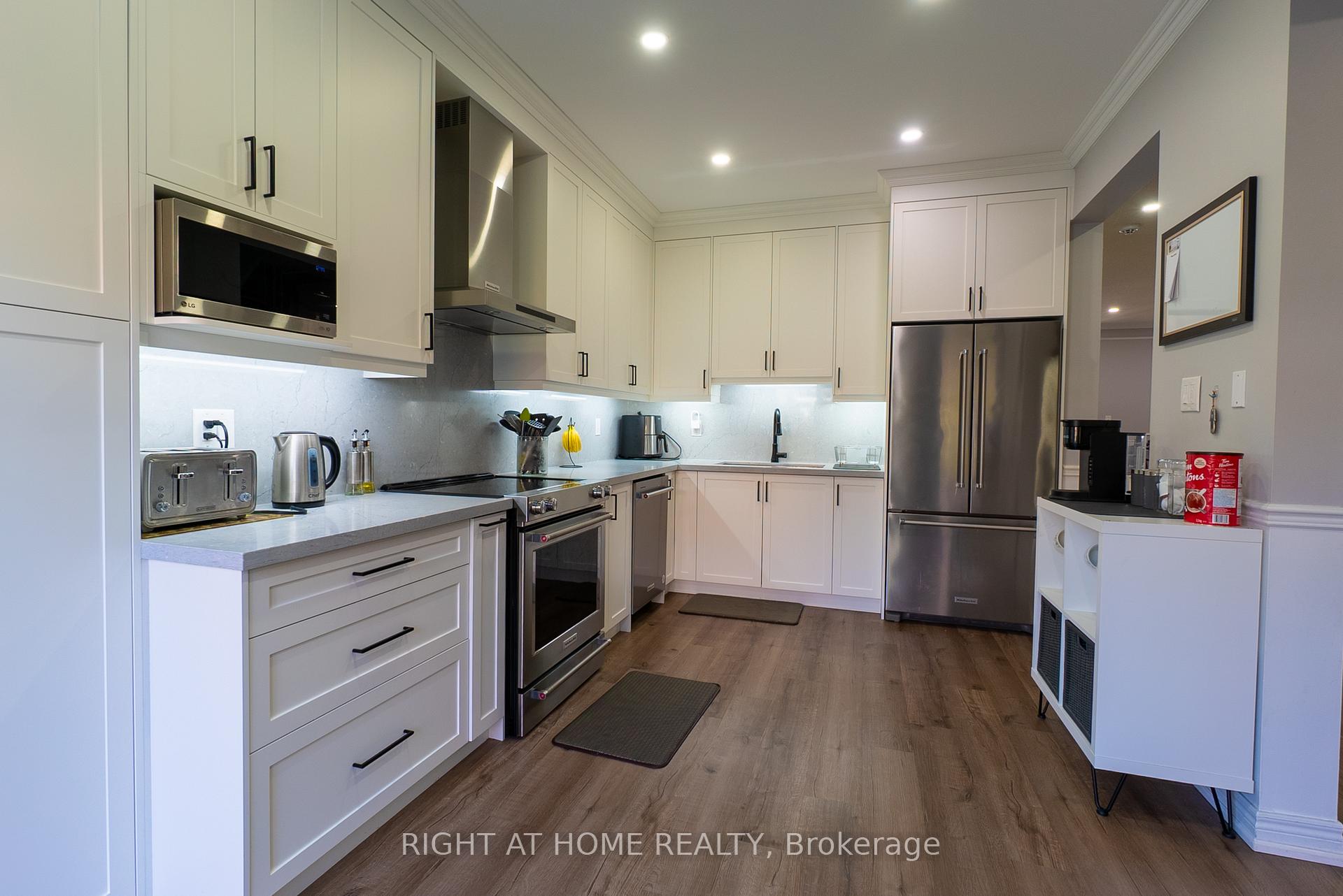 Photo 7 of 20 Daiseyfield Crescent, Vaughan, Vellore Village — HOMEH