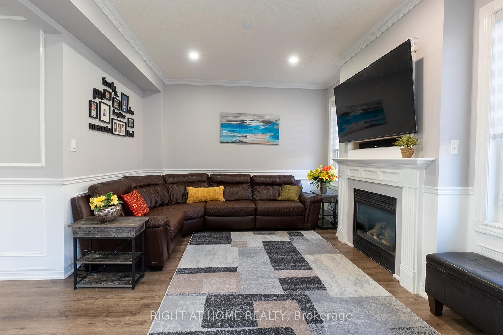 Photo 12 of 20 Daiseyfield Crescent, Vaughan, Vellore Village — HOMEH