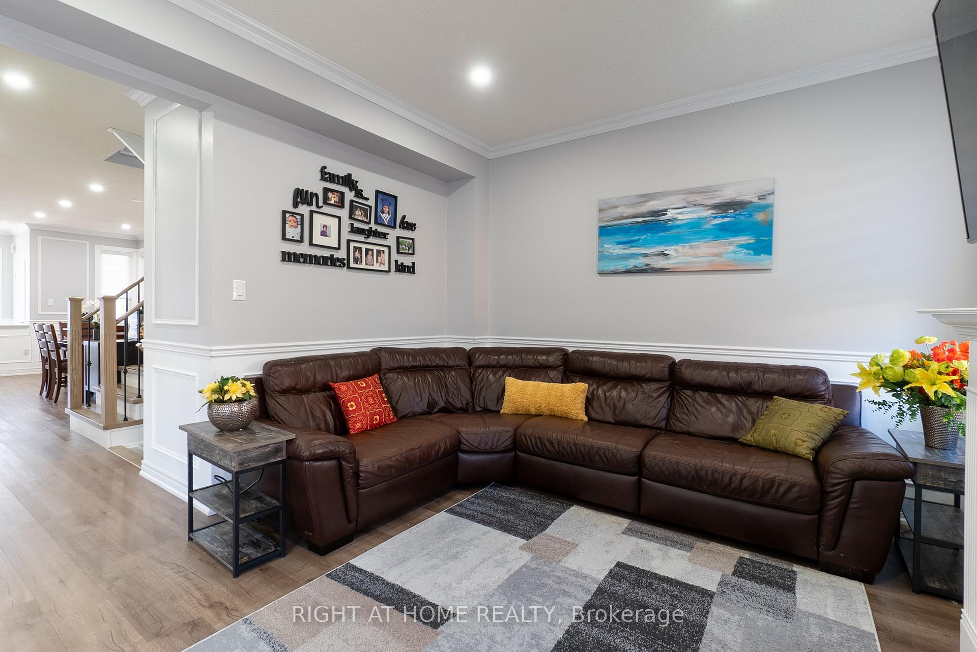 Photo 13 of 20 Daiseyfield Crescent, Vaughan, Vellore Village — HOMEH