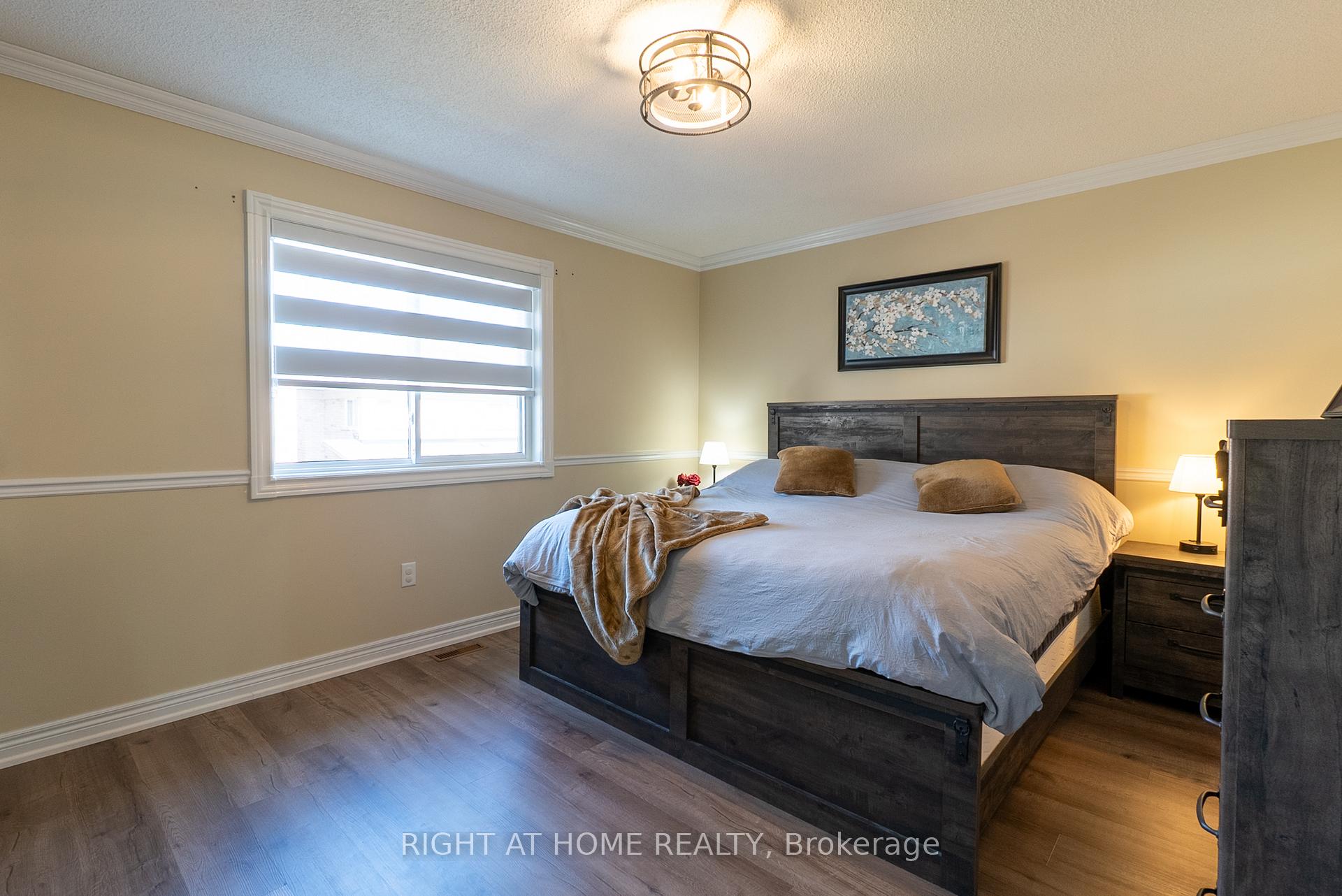 Photo 21 of 20 Daiseyfield Crescent, Vaughan, Vellore Village — HOMEH